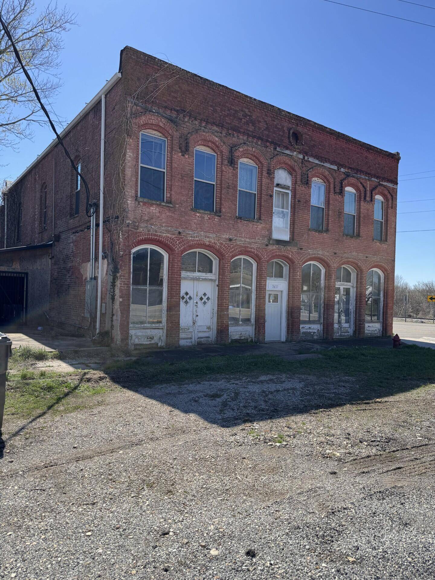 7637 North ST, Seligman, MO 65745