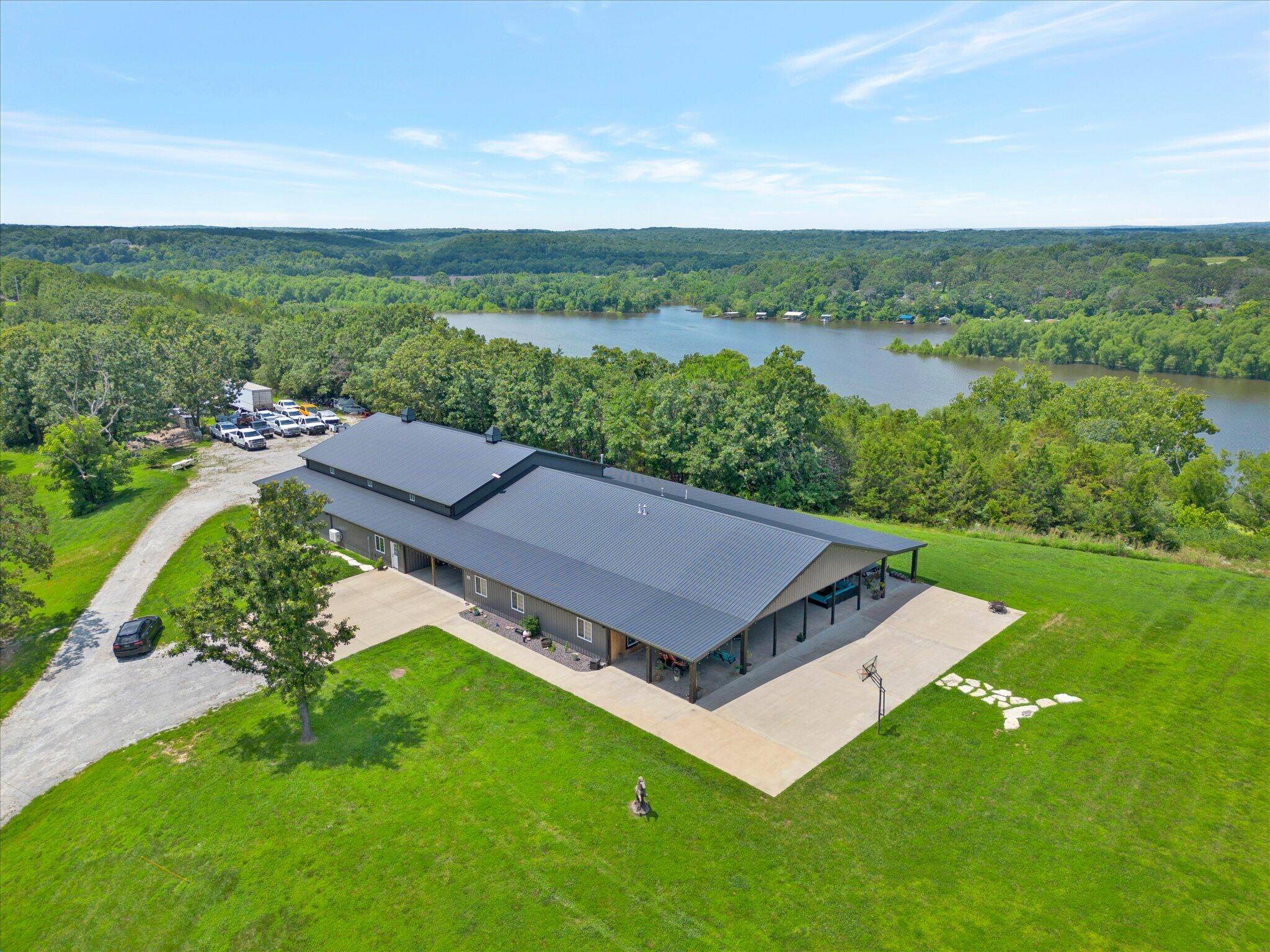 Address not disclosed, Bolivar, MO 65613