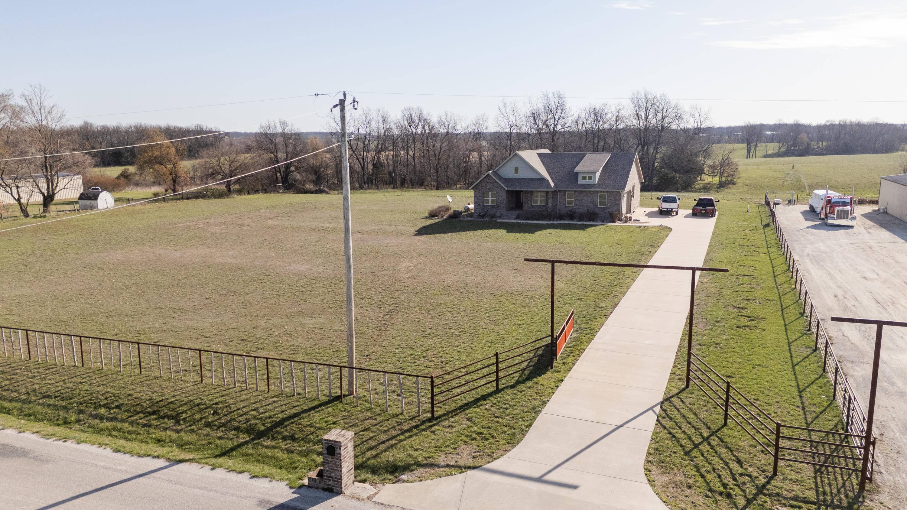 23811 Lawrence 1170, Verona, MO 65769