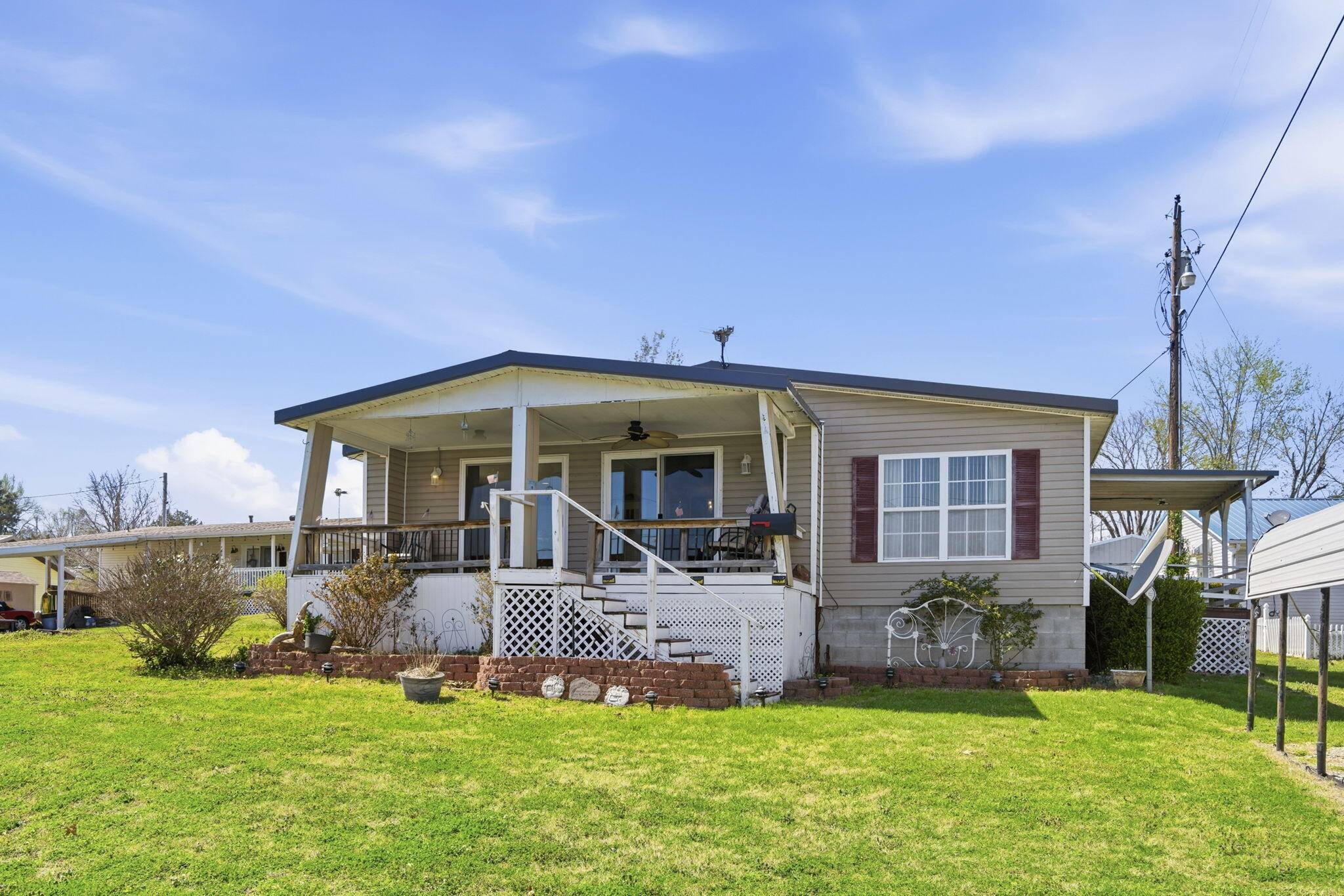 209 Lake Circle DR, Galena, MO 65656