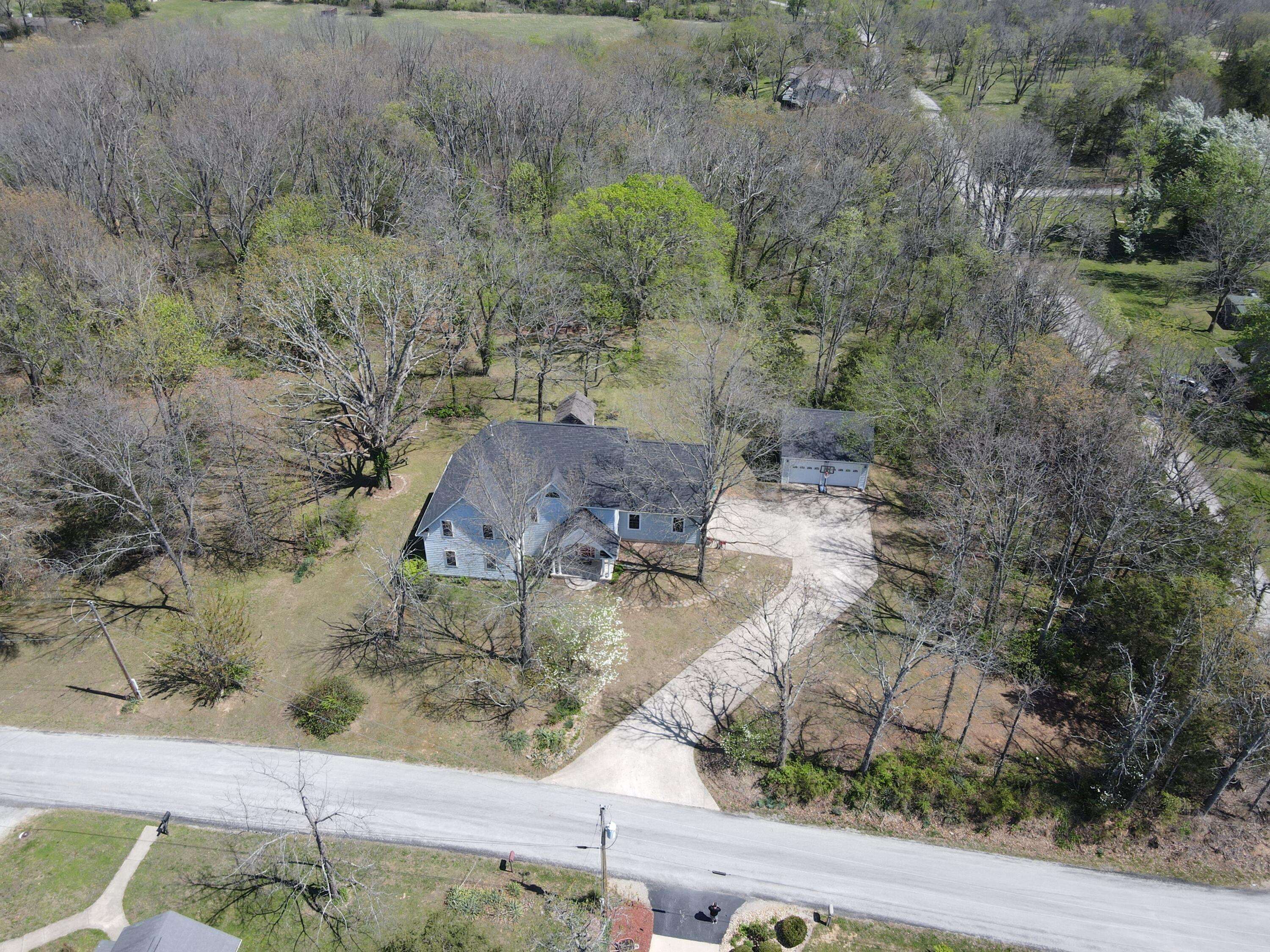 116 Clingan AVE, Willow Springs, MO 65793