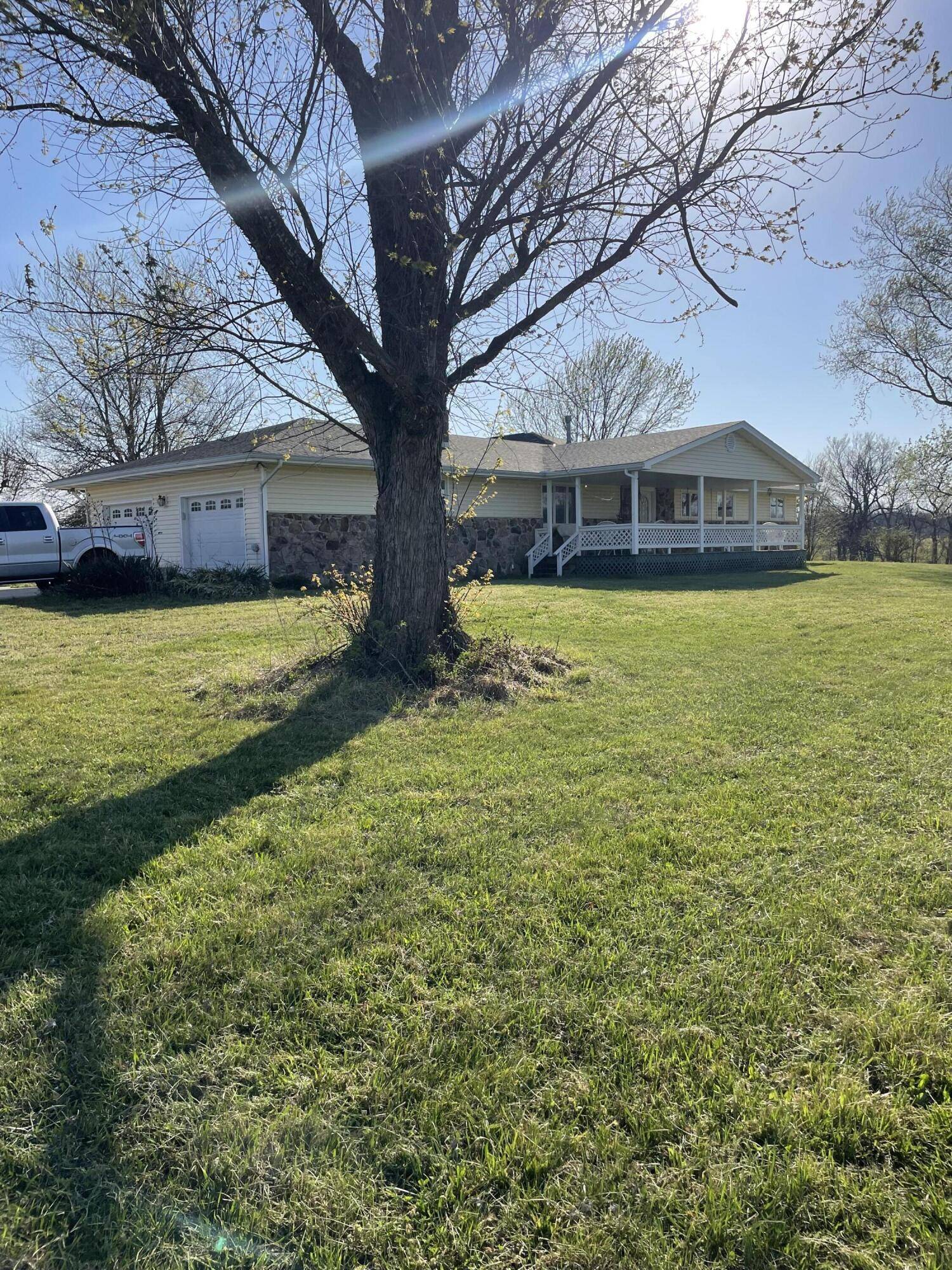 15017 Farm Road 2010, Verona, MO 65769