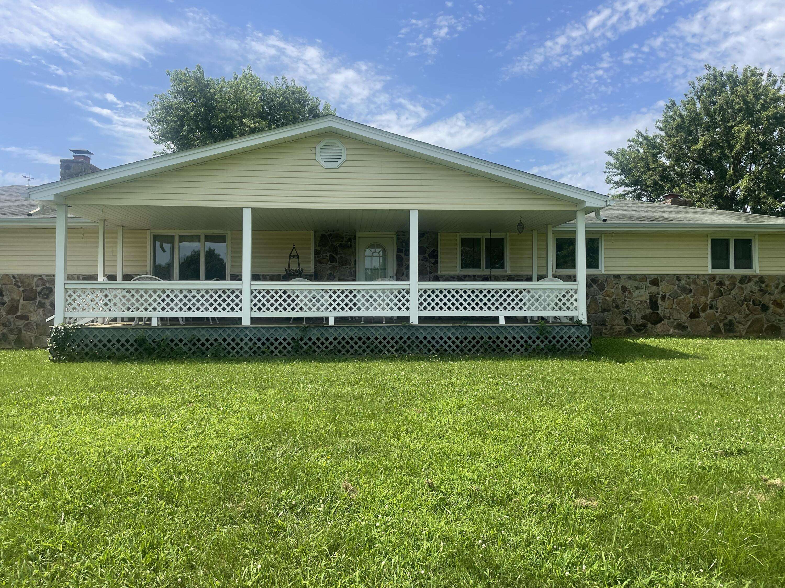 15017 Farm Road 2010, Verona, MO 65769