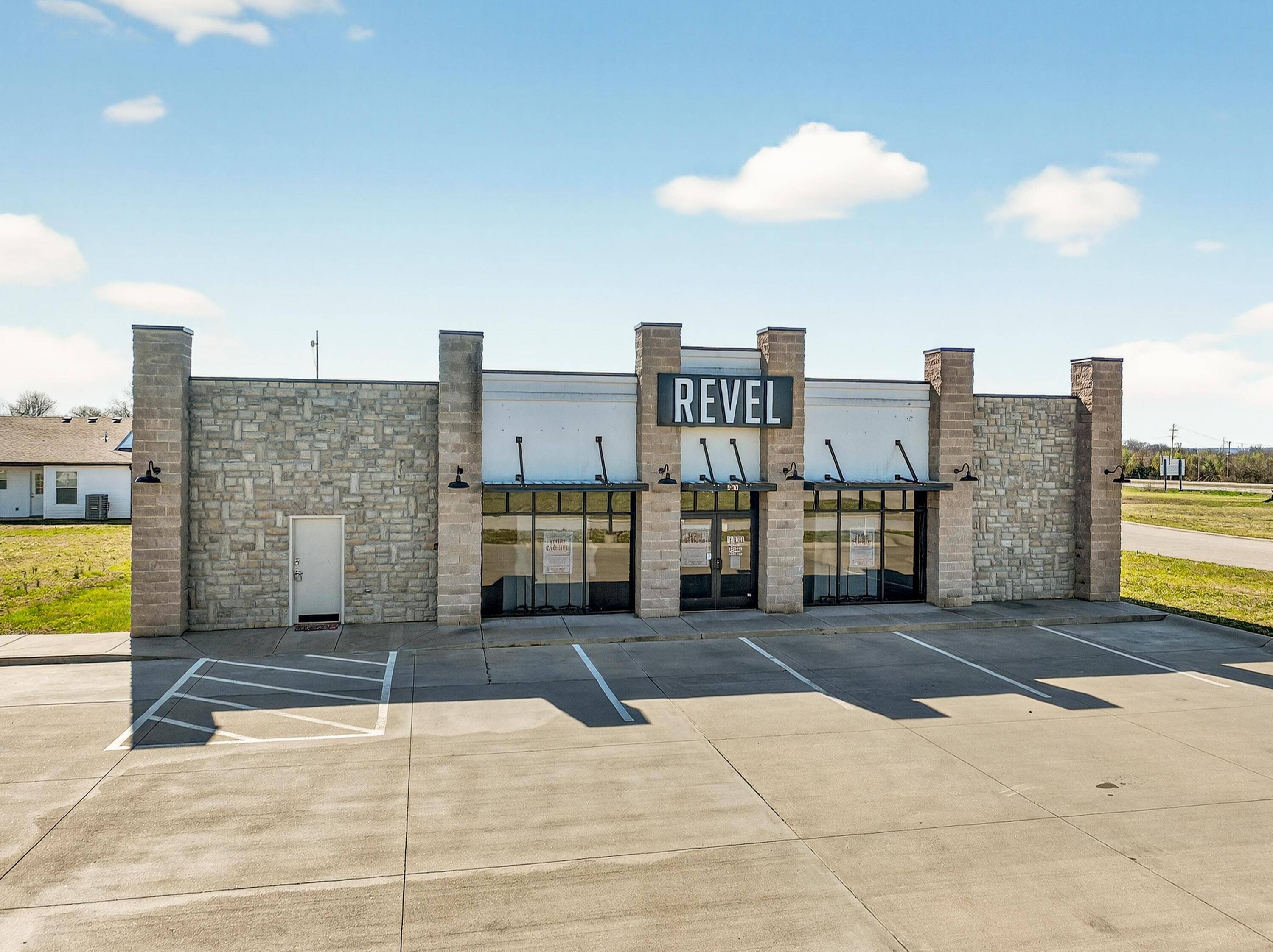 500 Peachtree DR, Carthage, MO 64836