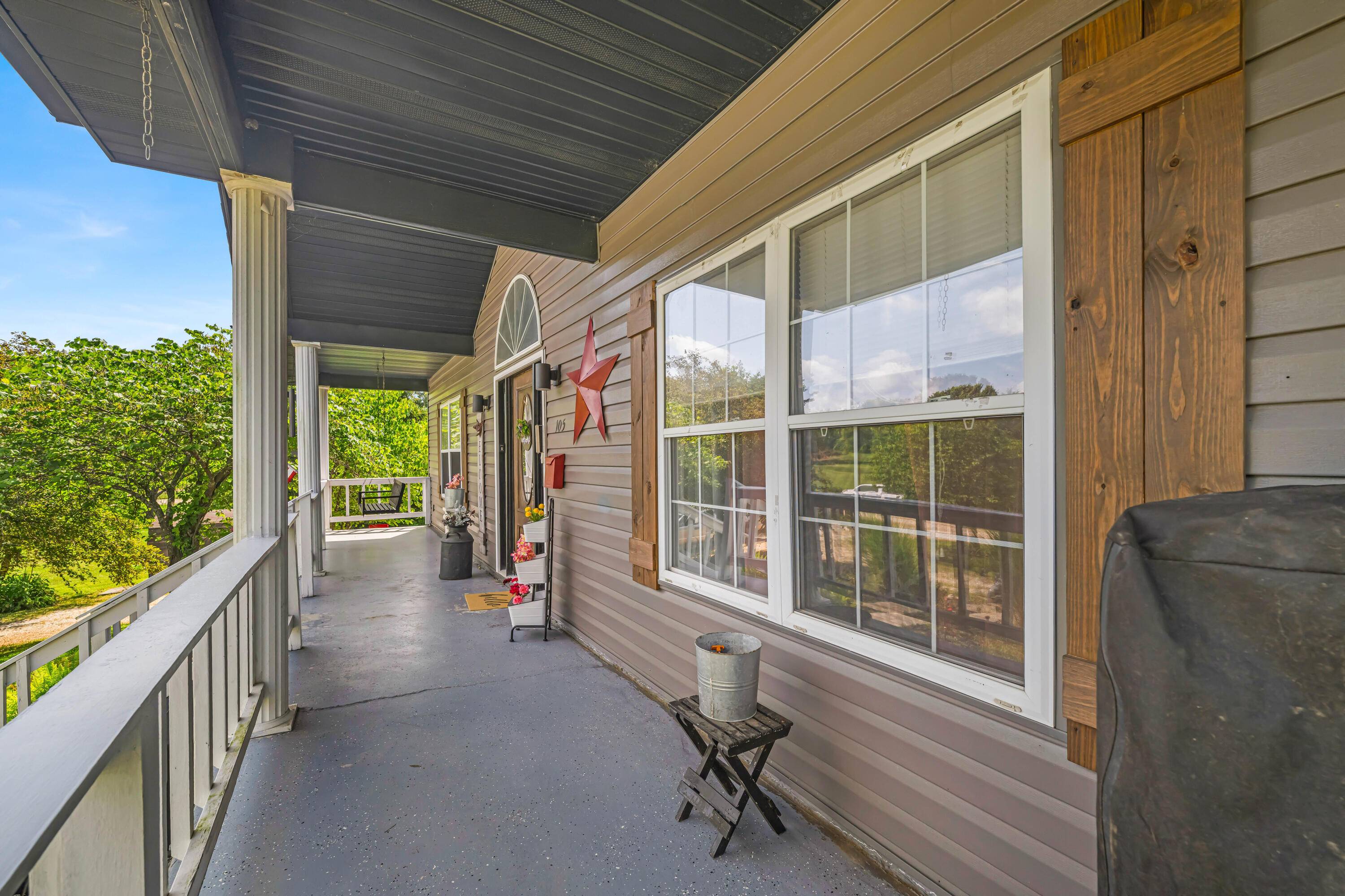 105 Pennycuick DR, Mountain View, MO 65548