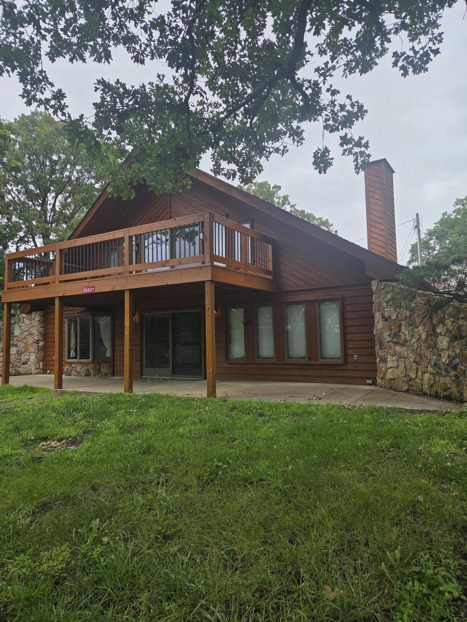 25827 Canyon DR, Hermitage, MO 65668
