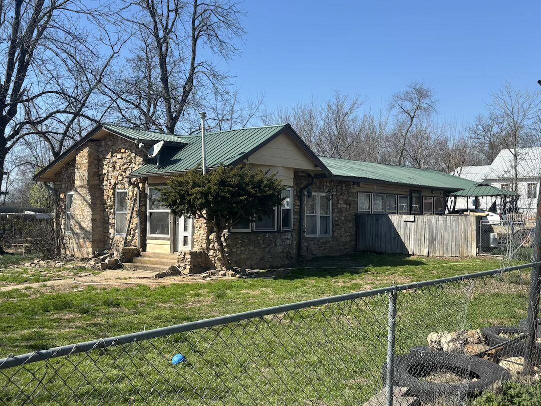 8643 Sapper ST, Winona, MO 65588
