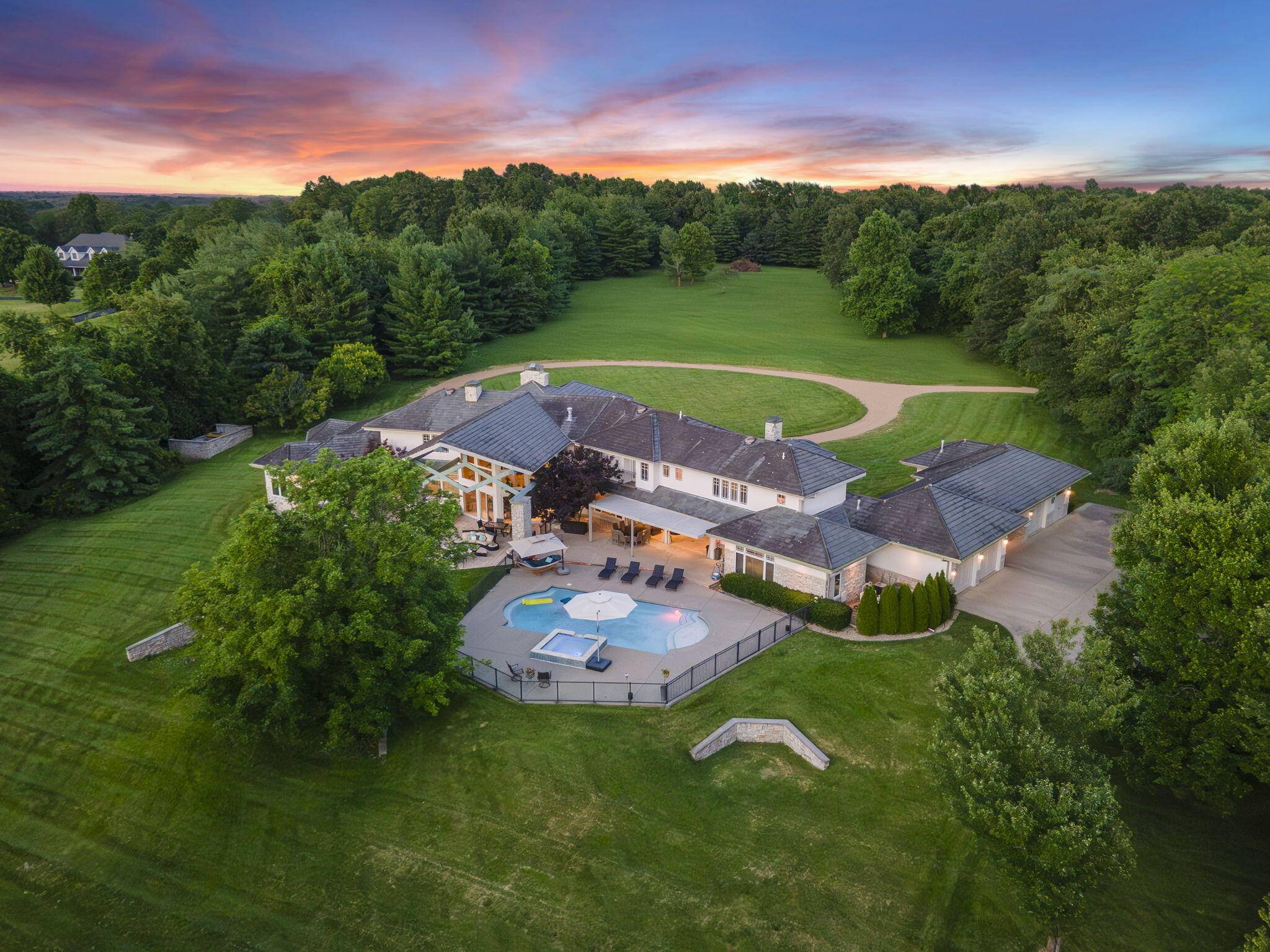 318 S Farm Road 193, Springfield, MO 65809
