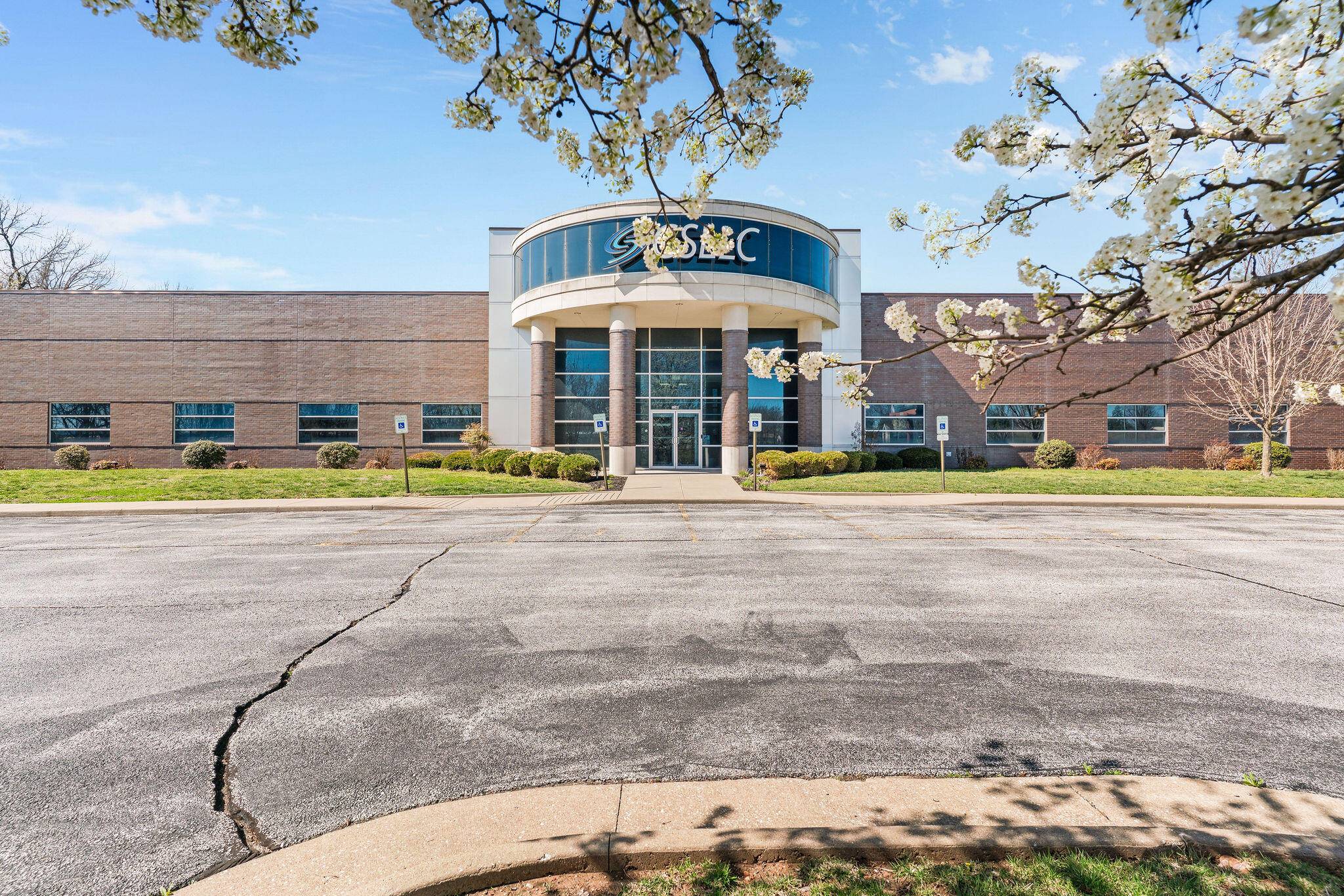 3340 E Cherry ST, Springfield, MO 65802