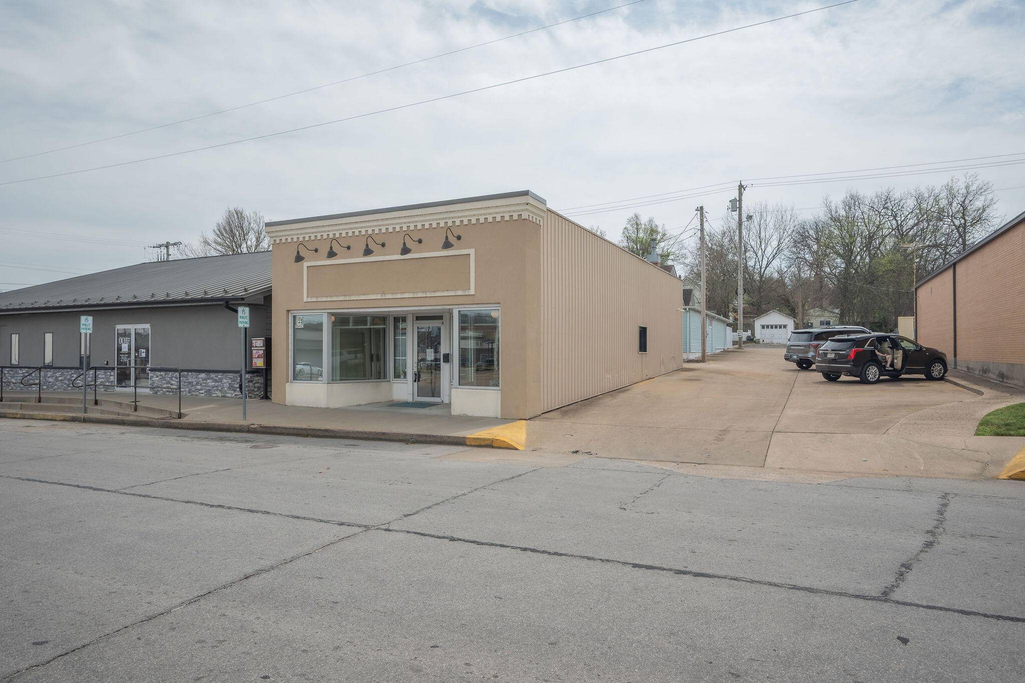 115 E Hickory Street, Neosho, MO 64850
