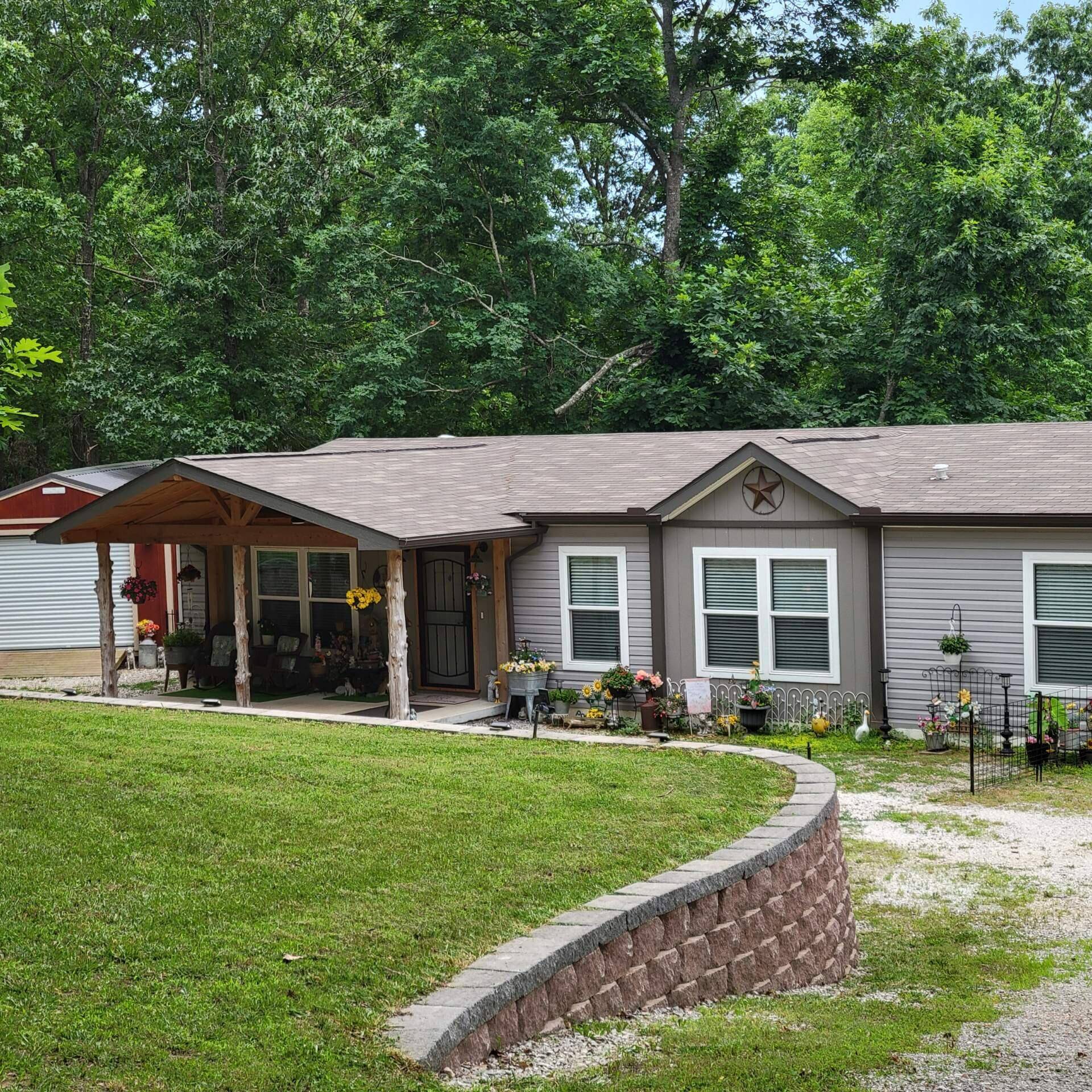 553 Buckeye LN, Stella, MO 64867