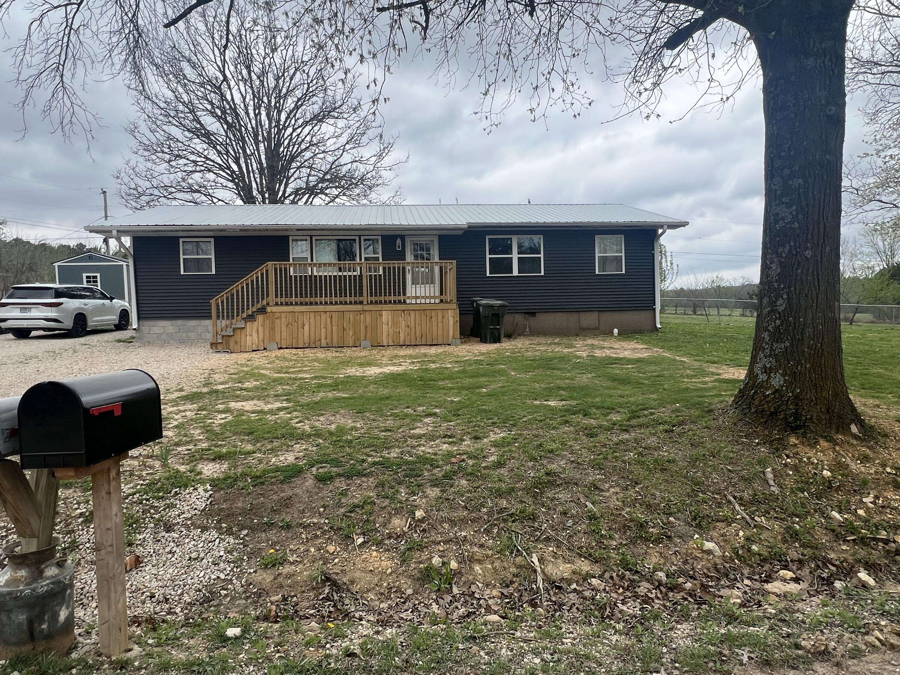 9077 Charles DR, Birch Tree, MO 65438