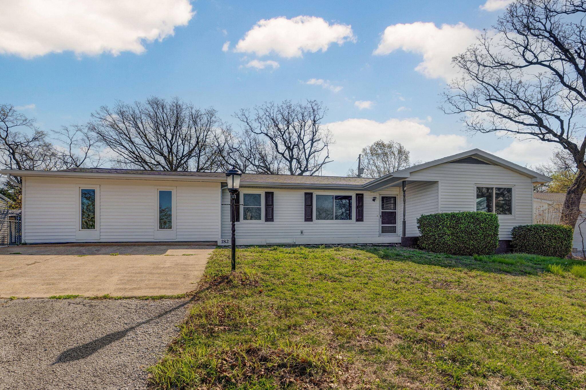 182 Valley View DR, Ridgedale, MO 65739