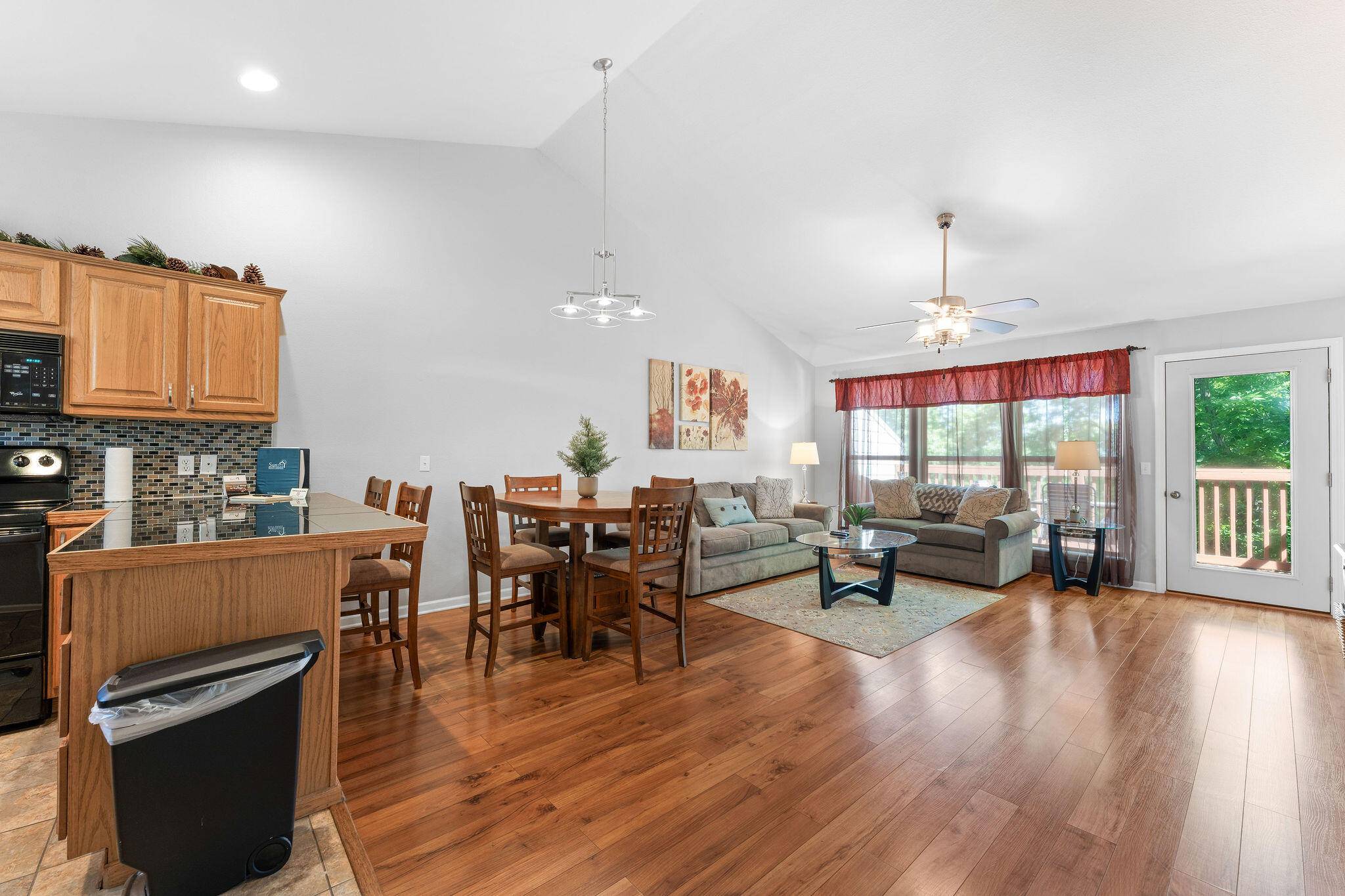 144 Oak LN #144, Branson West, MO 65737
