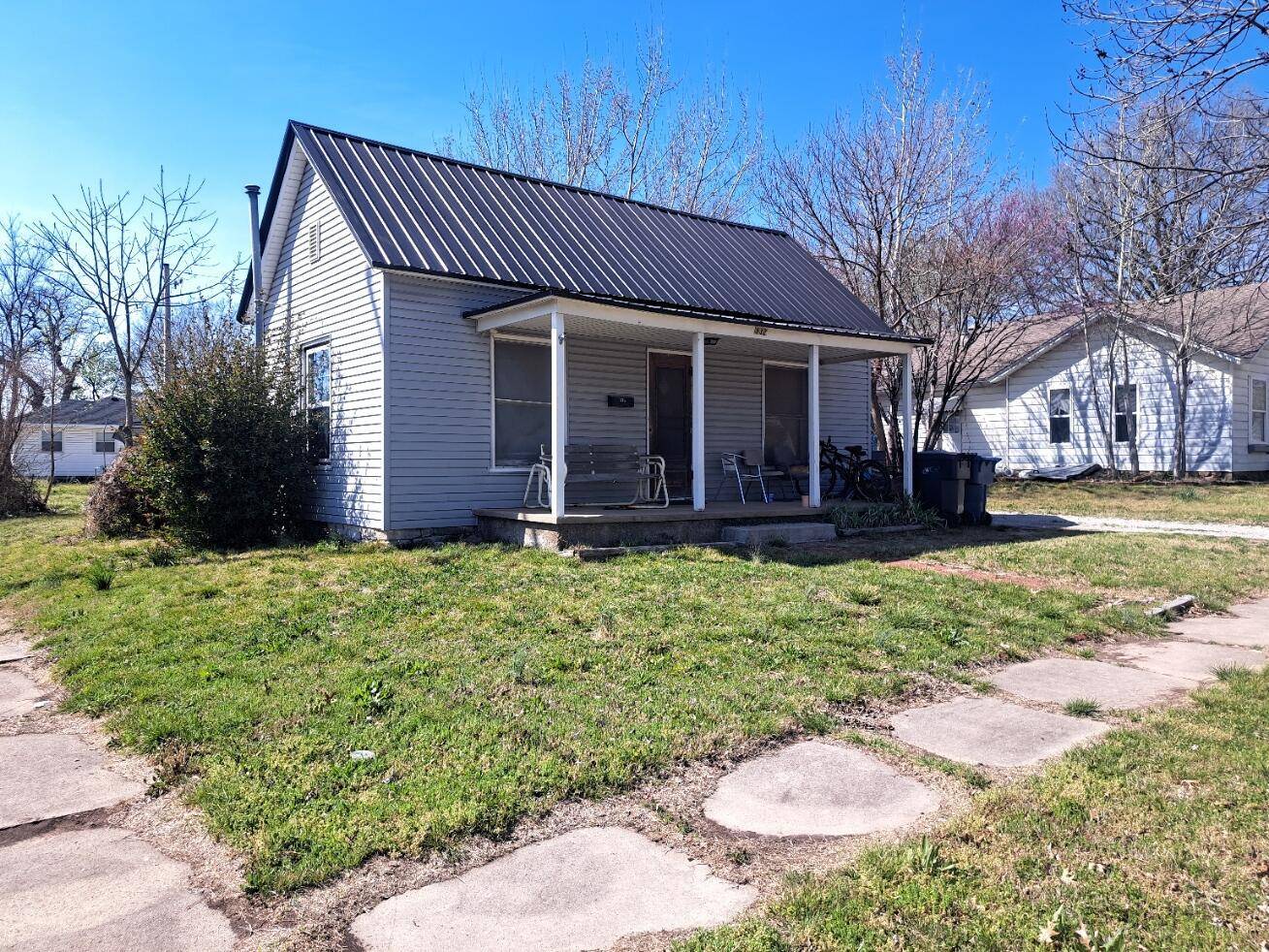 332 S Pennsylvania AVE, Webb City, MO 64870