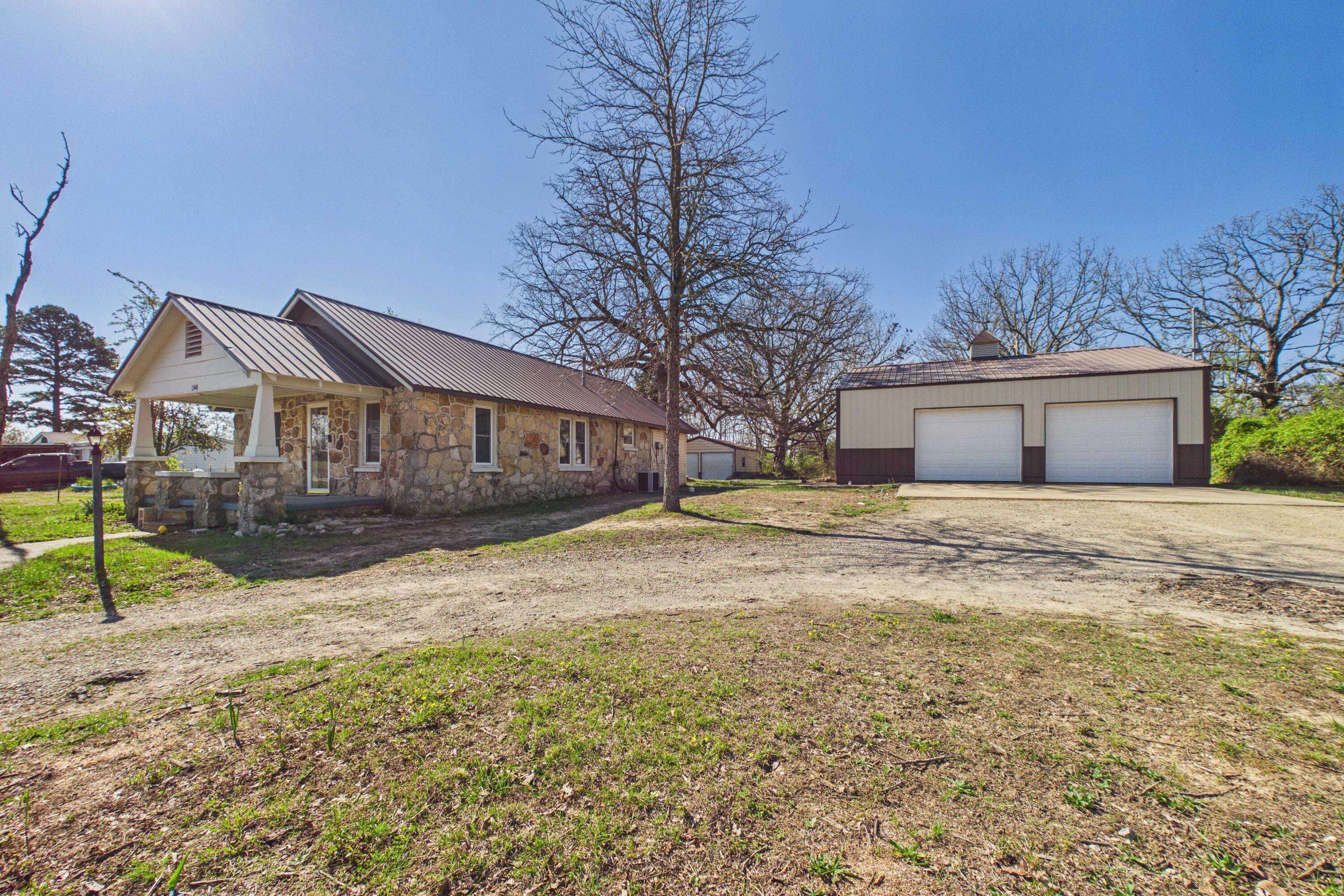 1348 County Road 806, Gainesville, MO 65655
