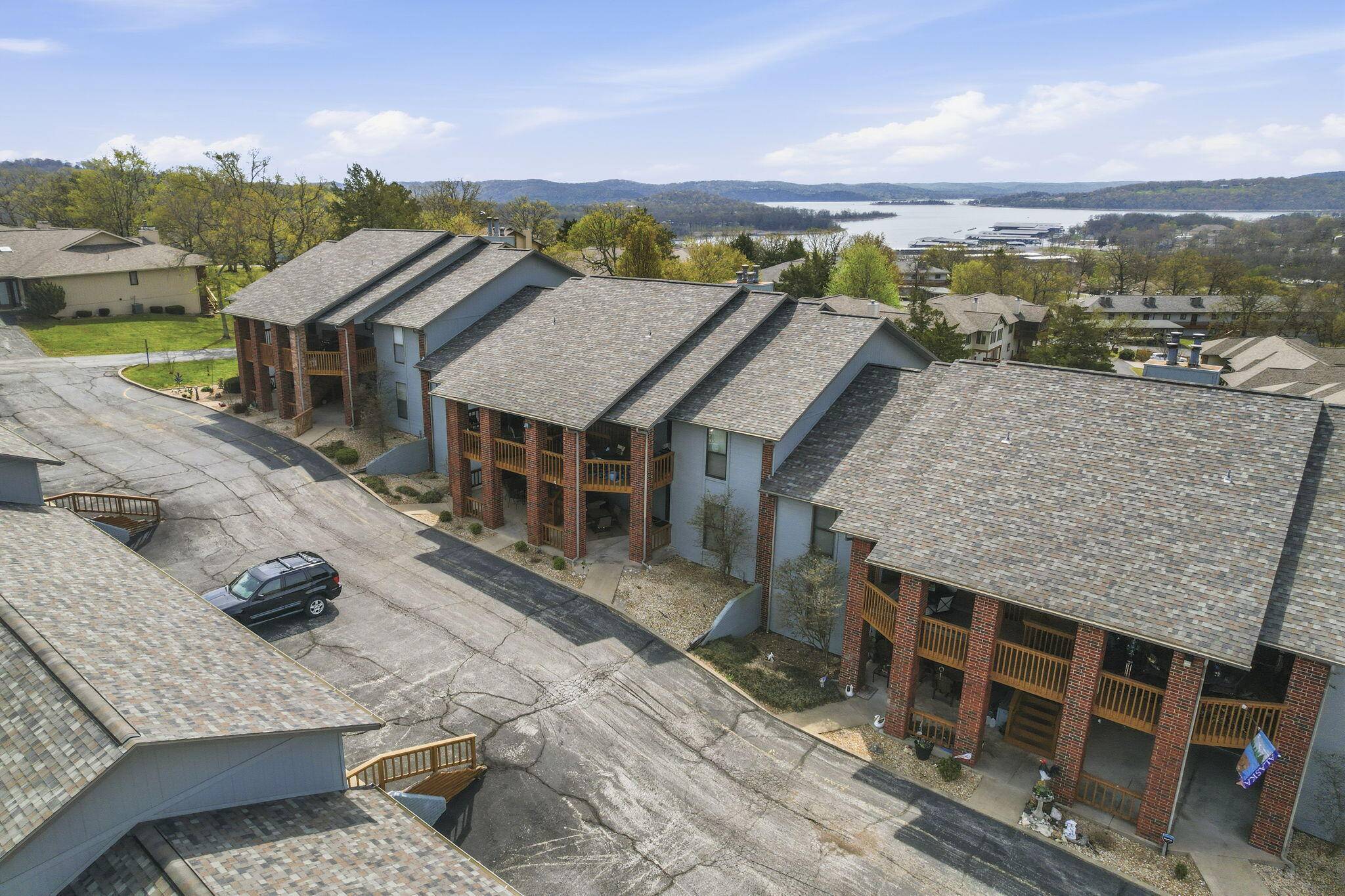 24 Starboard DR #Unit 9, Kimberling City, MO 65686