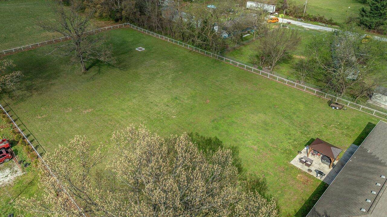 11074 Iris RD, Neosho, MO 64850