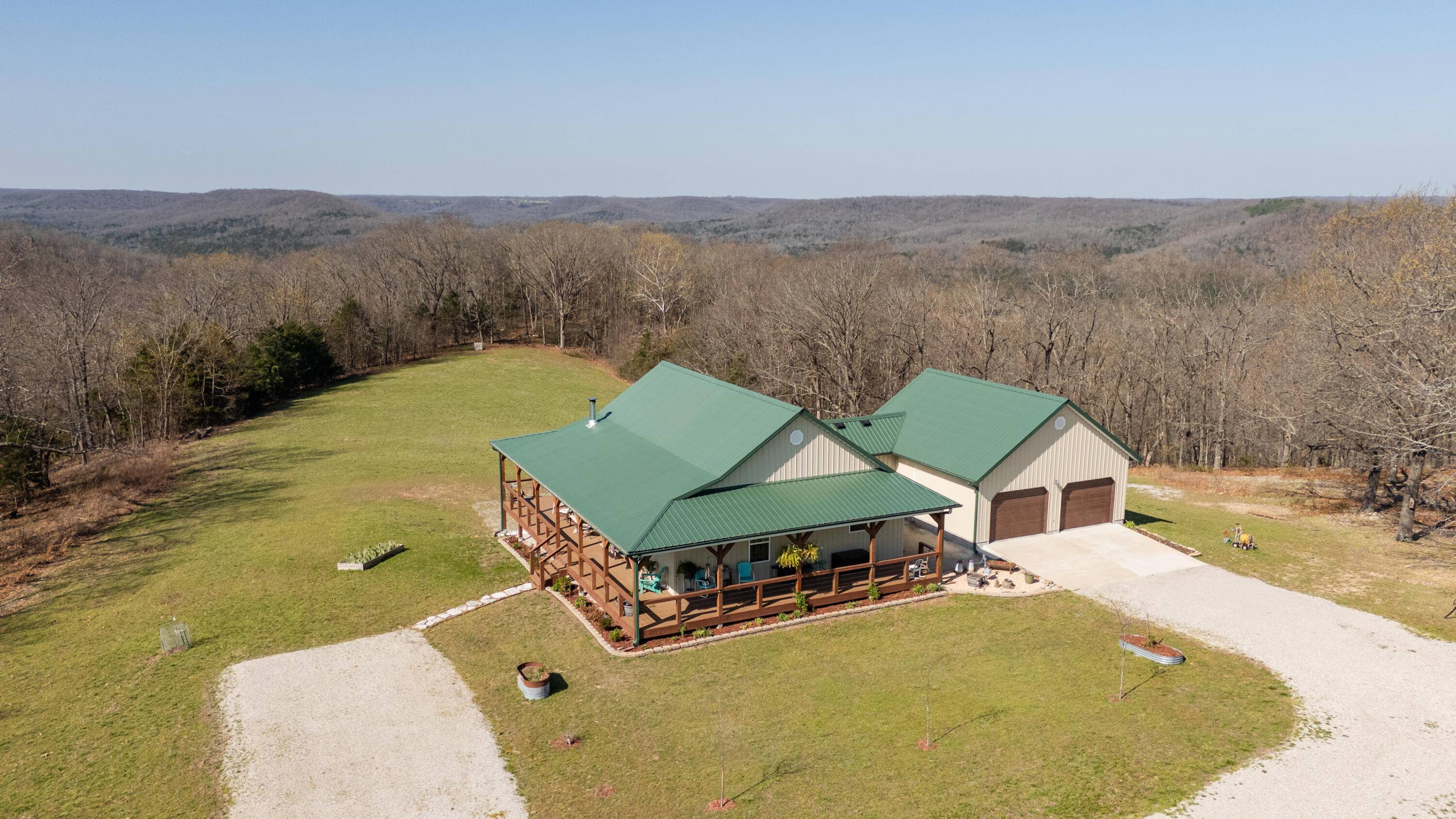 16032 Farm Road 1212, Aurora, MO 65605