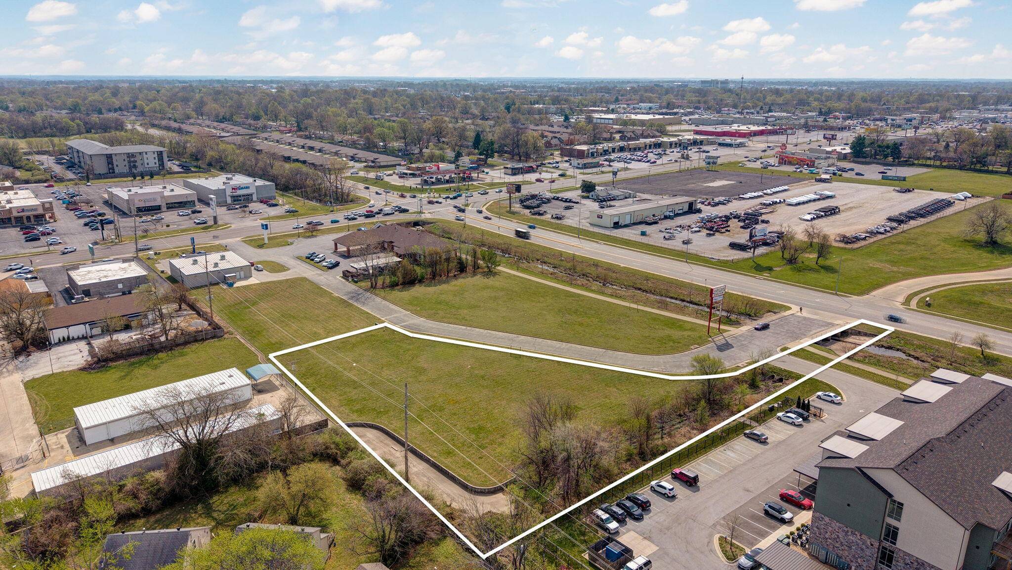 525 W Sunset ST, Springfield, MO 65807