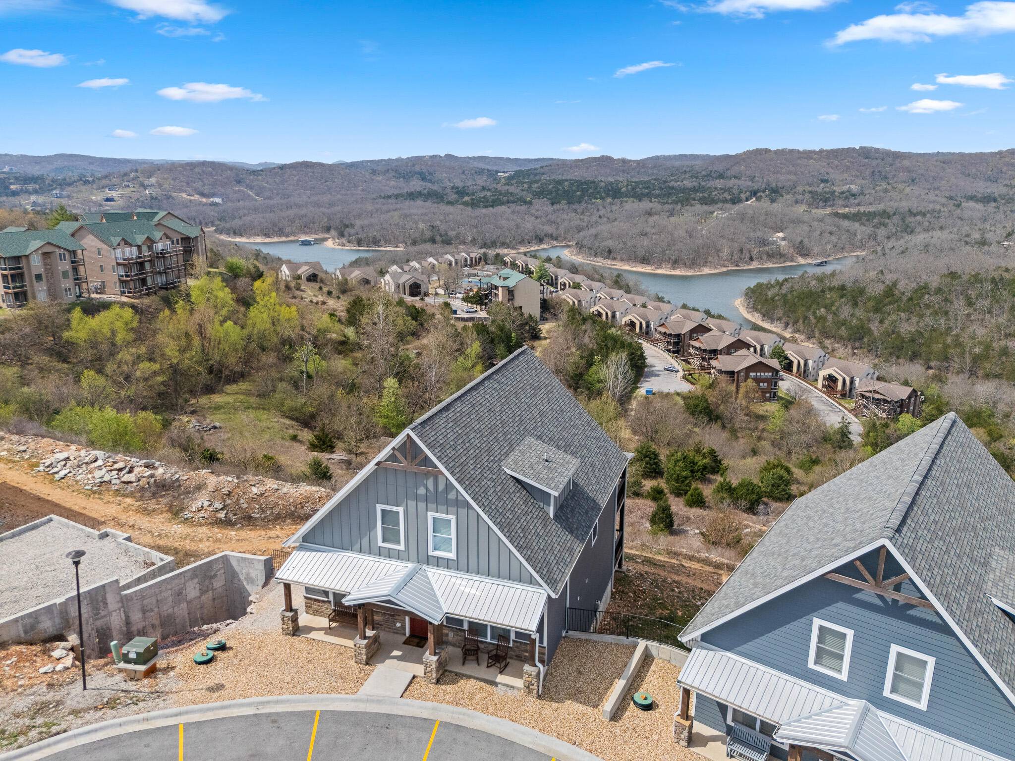227 Songbird CIR #10, Indian Point, MO 65616