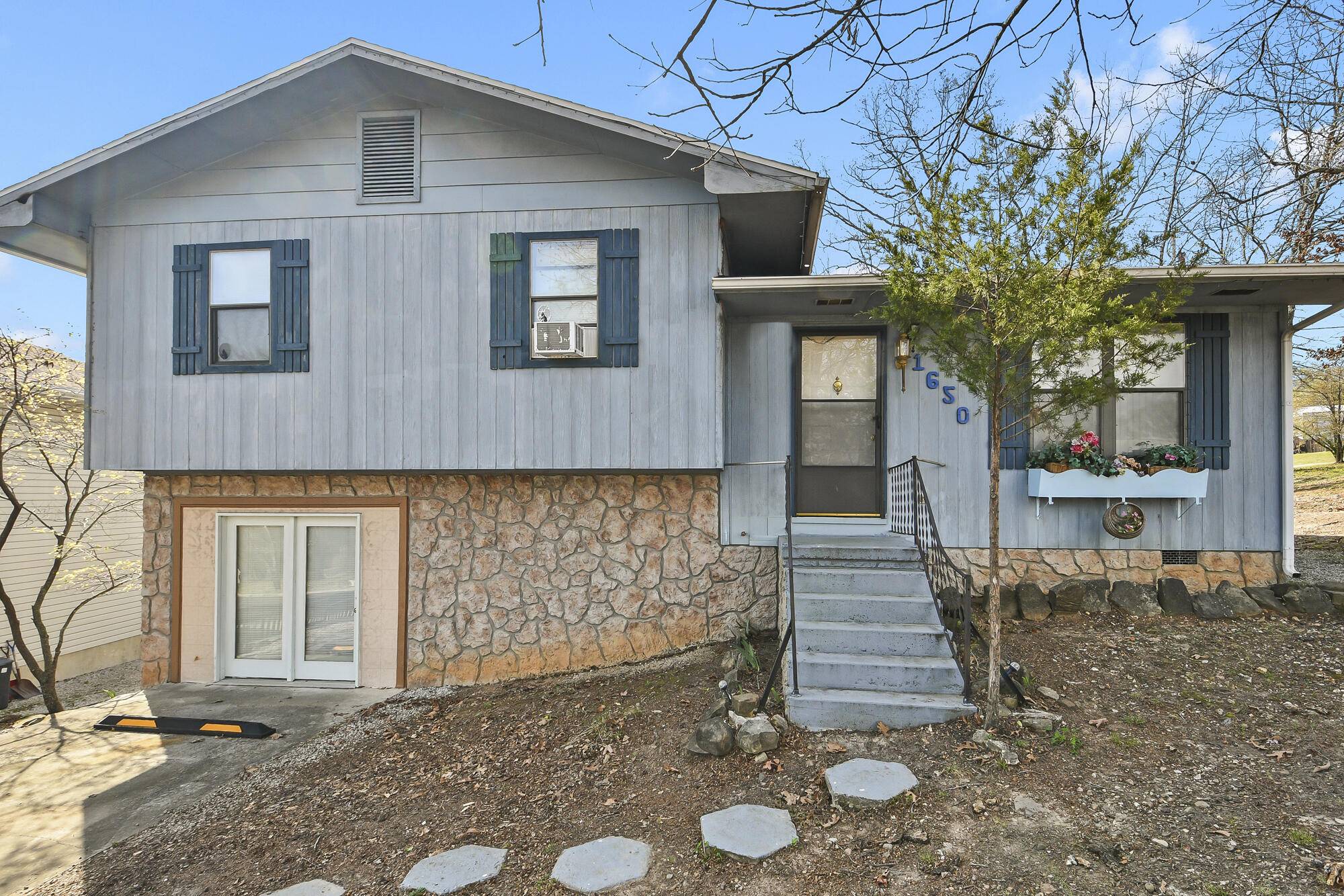 1650 Miller DR, Branson, MO 65616
