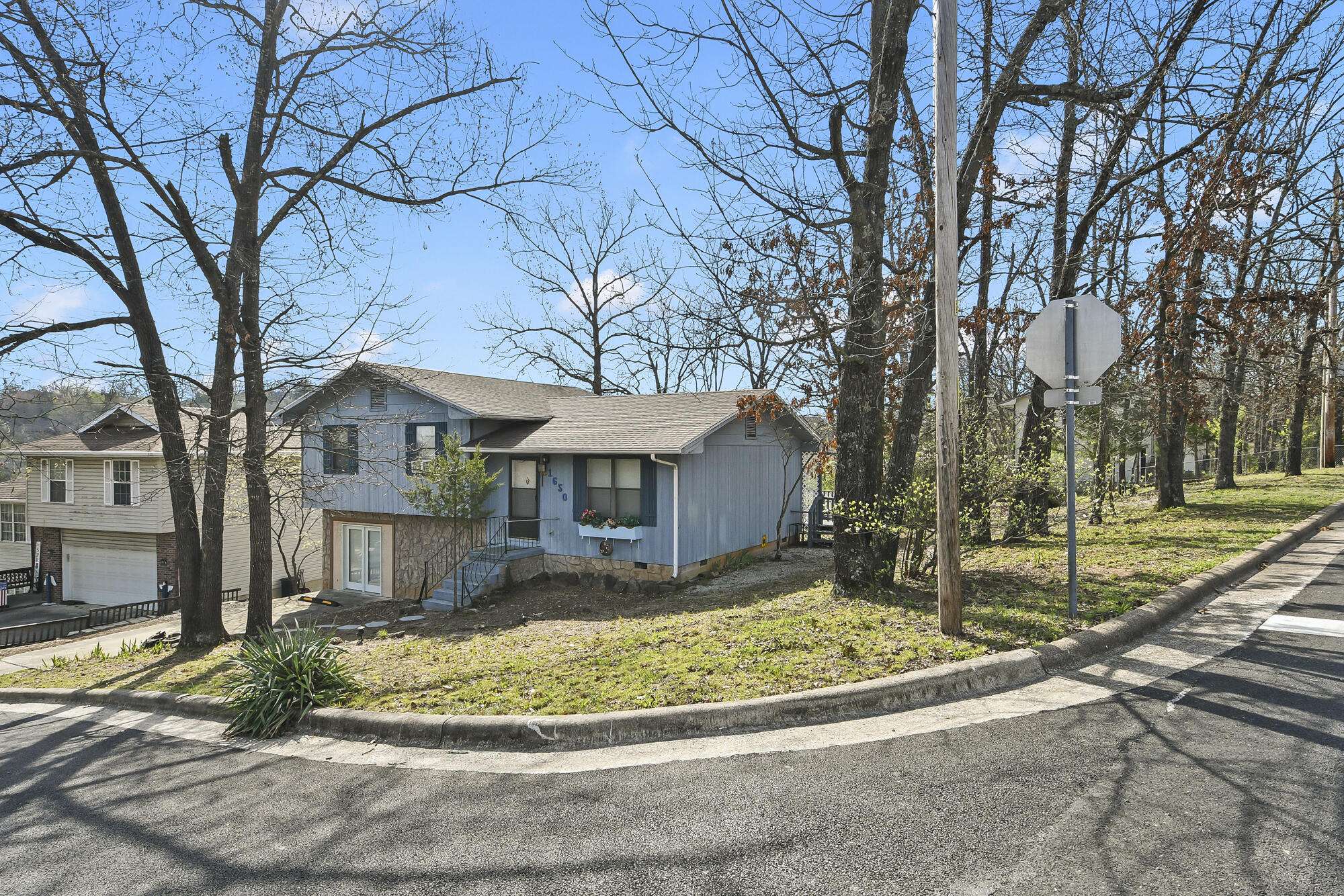 1650 Miller DR, Branson, MO 65616