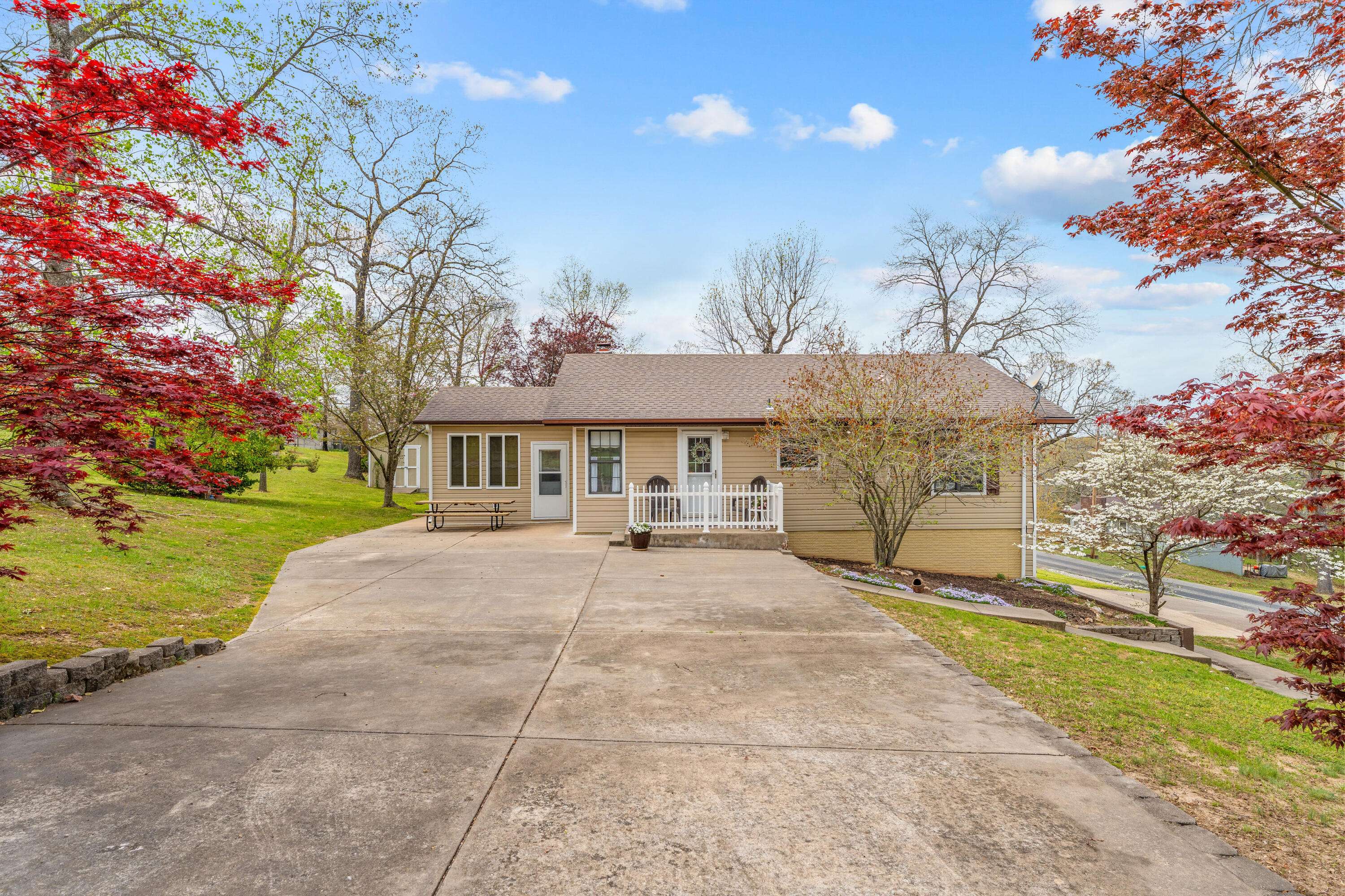 25540 Fox Woods CIR, Shell Knob, MO 65747