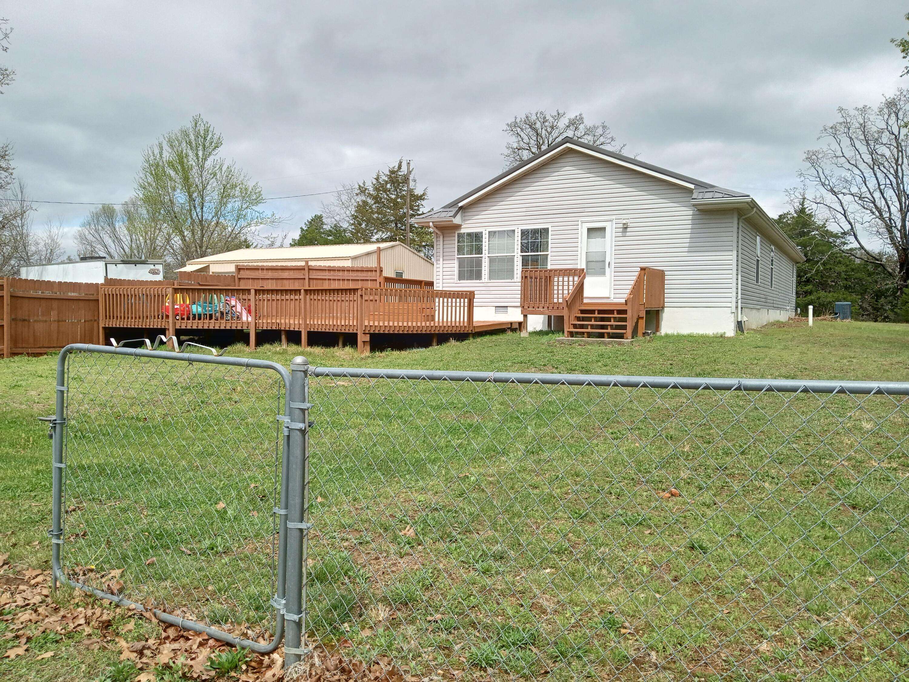 1240 State Road N, Mack's Creek, MO 65786