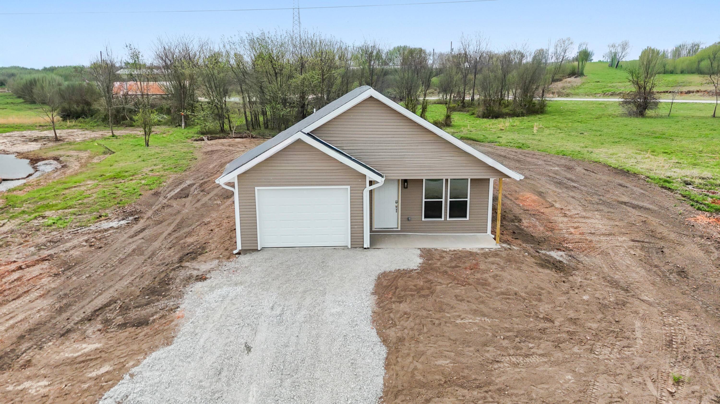 7902 Blockade, Seligman, MO 65745