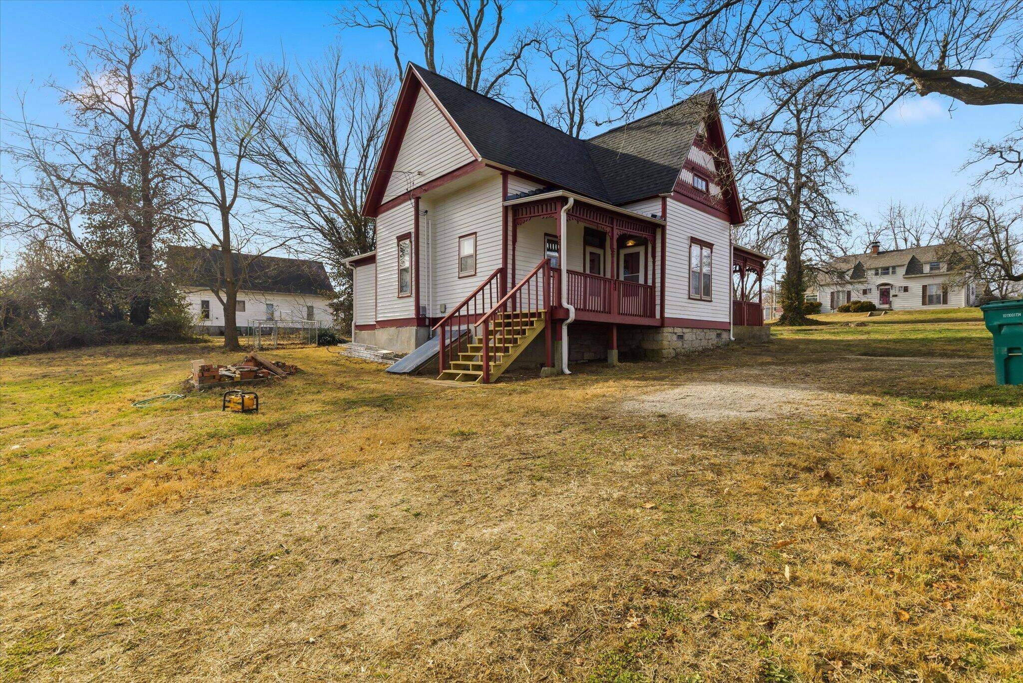 722 Maple ST, Mountain Grove, MO 65711