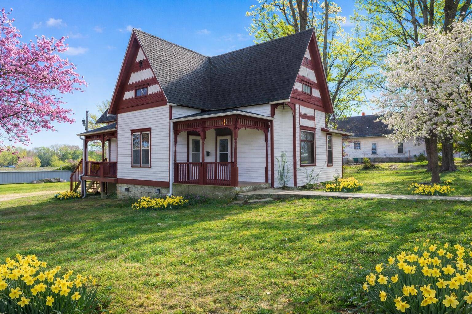722 Maple ST, Mountain Grove, MO 65711