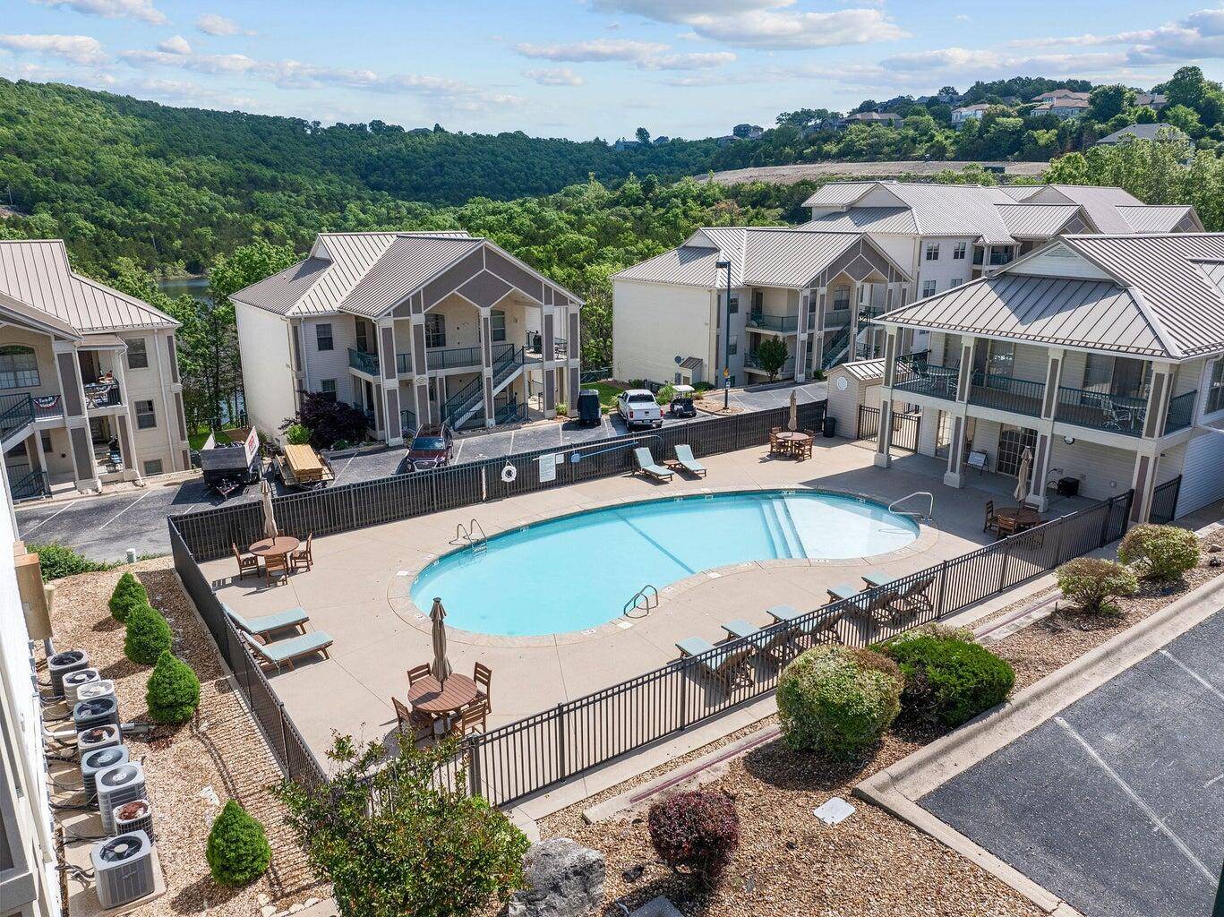 135 Upper Emerald Bay CIR #6, Hollister, MO 65672