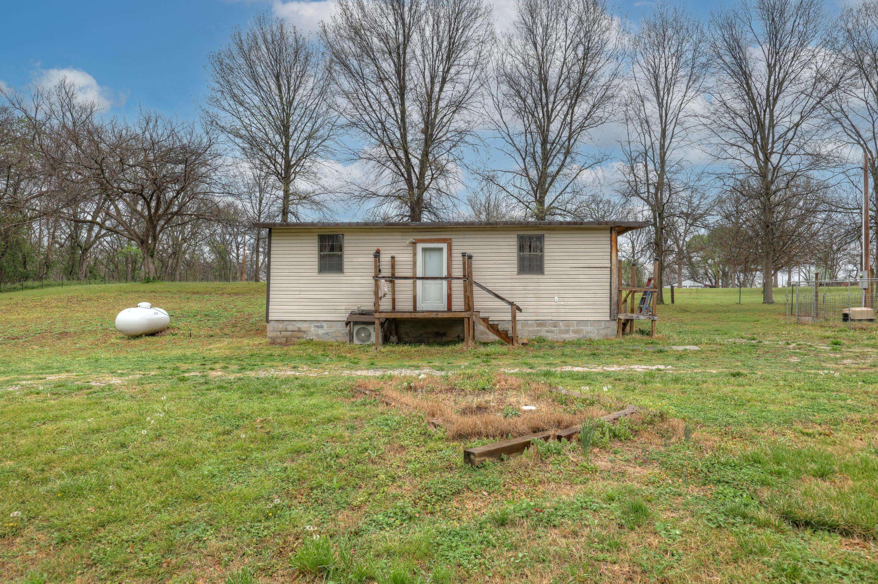 2235 County Road 176, Carthage, MO 64836