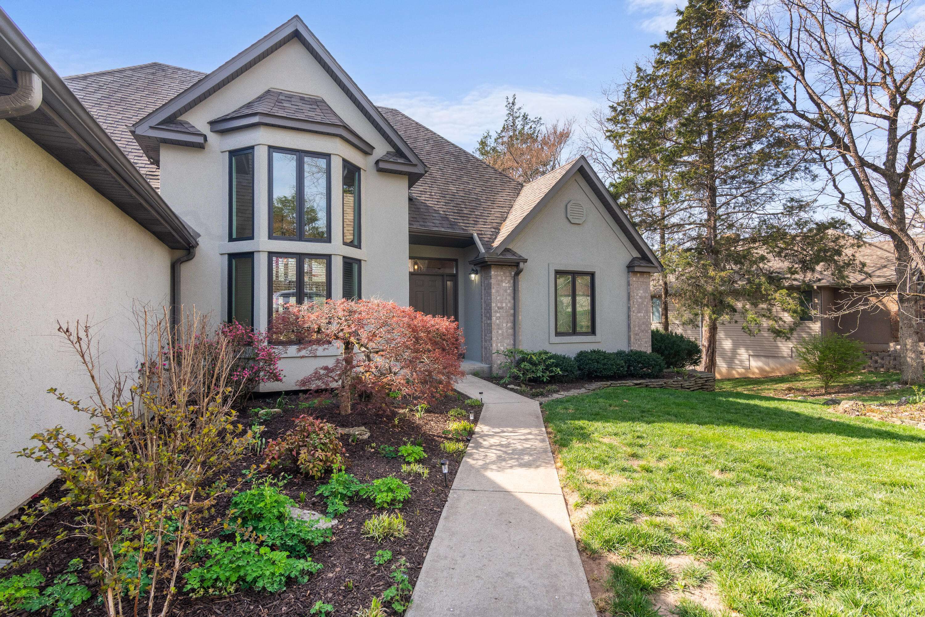917 Silver Bluff CIR, Branson West, MO 65737