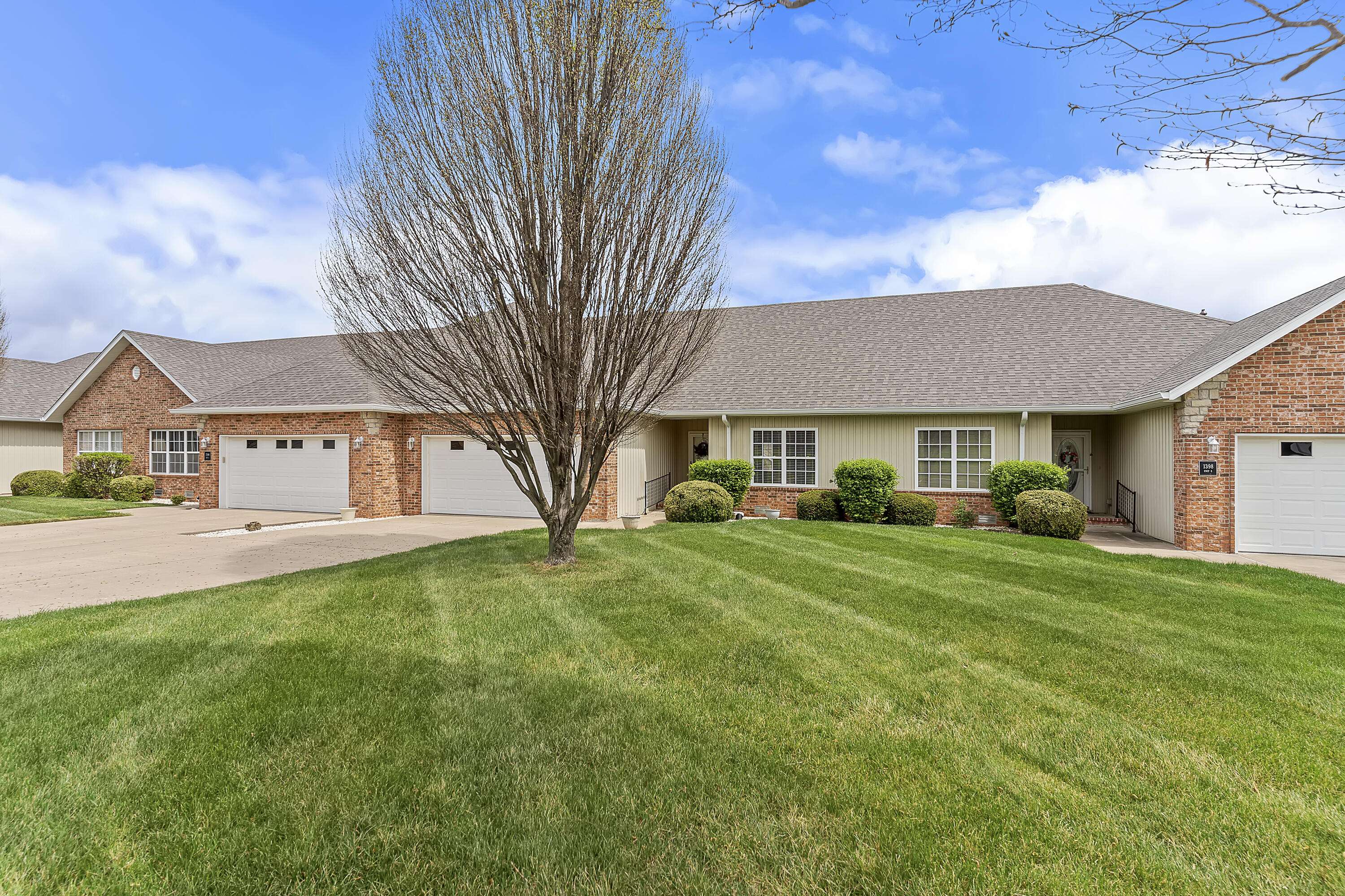 1398 N Sandy Creek CIR #4, Nixa, MO 65714