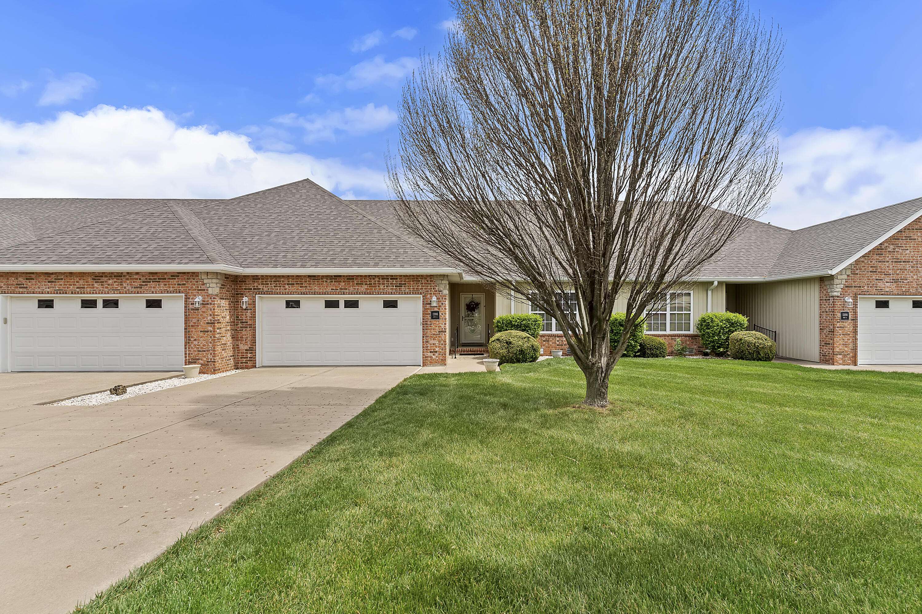1398 N Sandy Creek CIR #4, Nixa, MO 65714