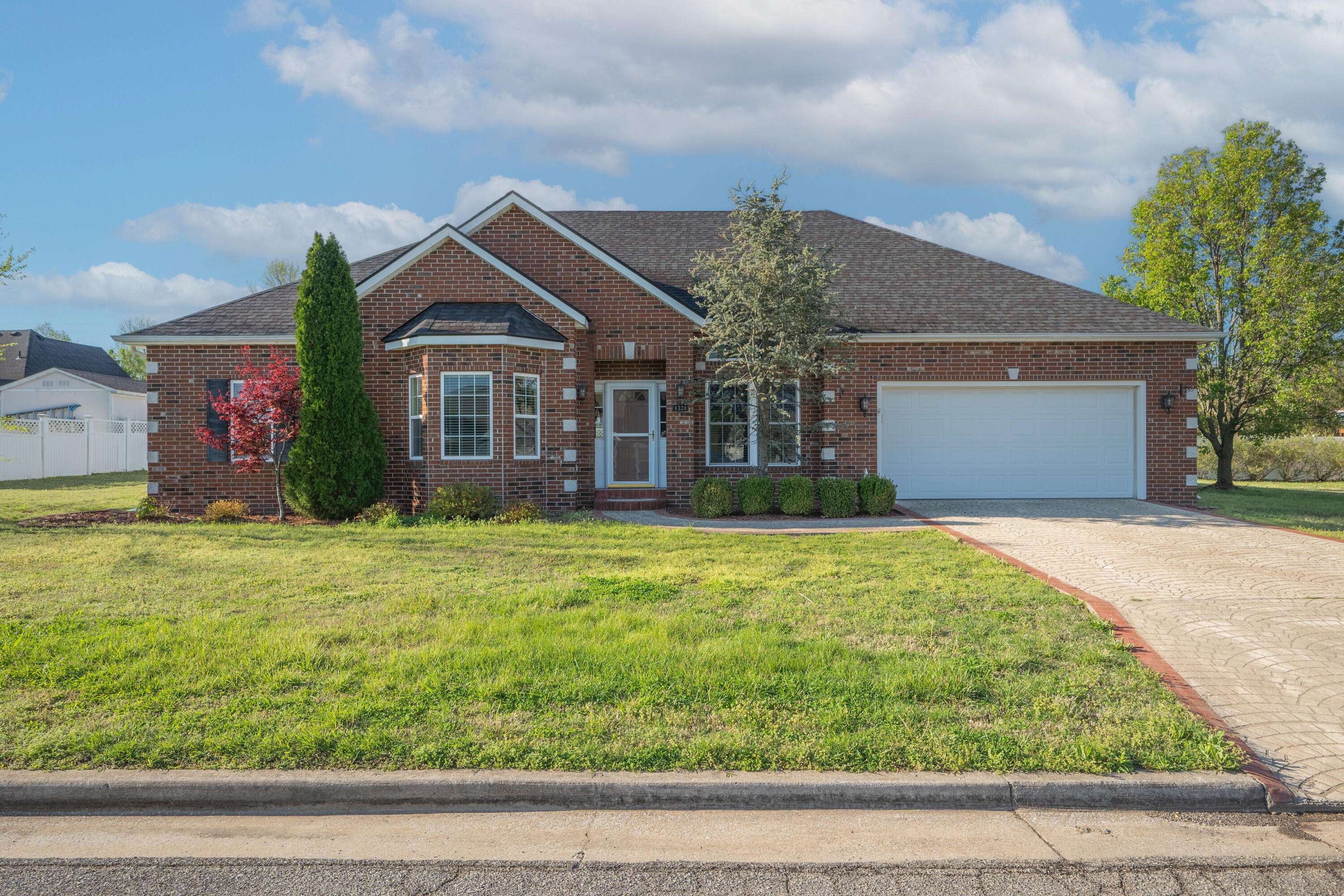 4320 Wisteria WAY, Joplin, MO 64801