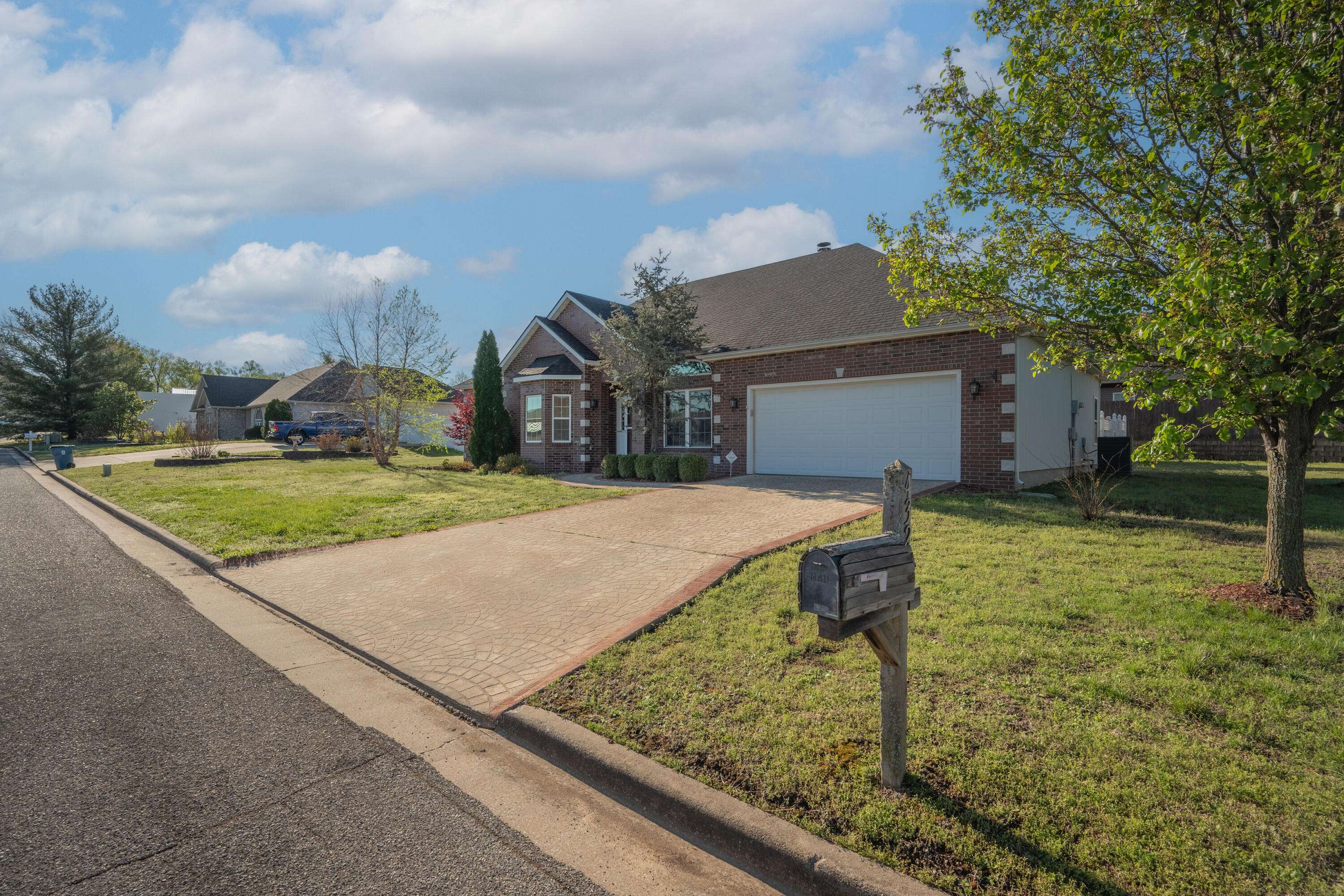 4320 Wisteria WAY, Joplin, MO 64801
