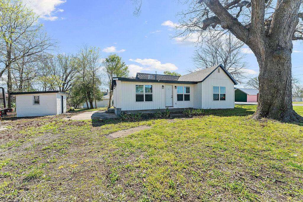 141 S Grove ST, Granby, MO 64844