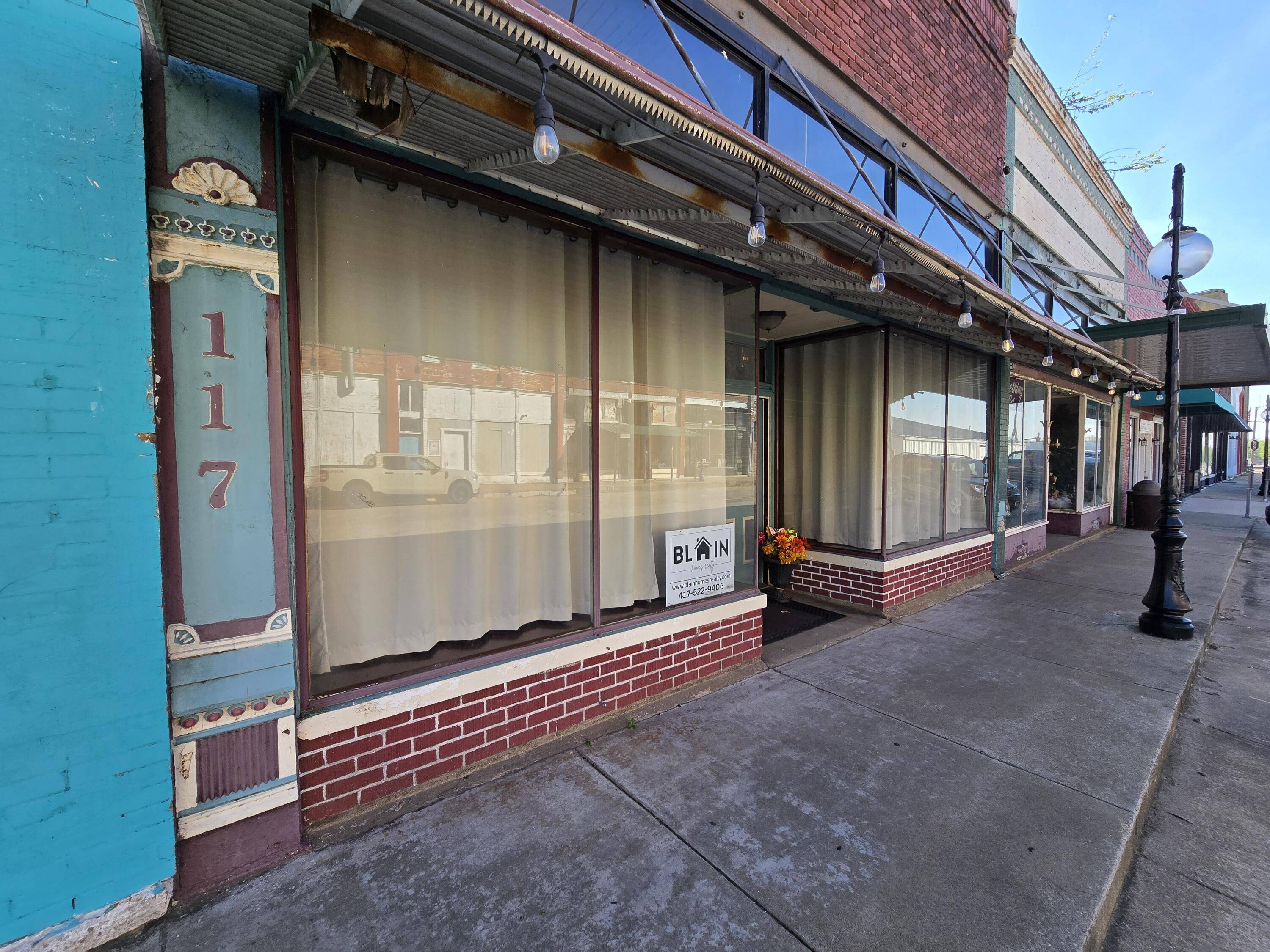 117 W Main ST, Ash Grove, MO 65604