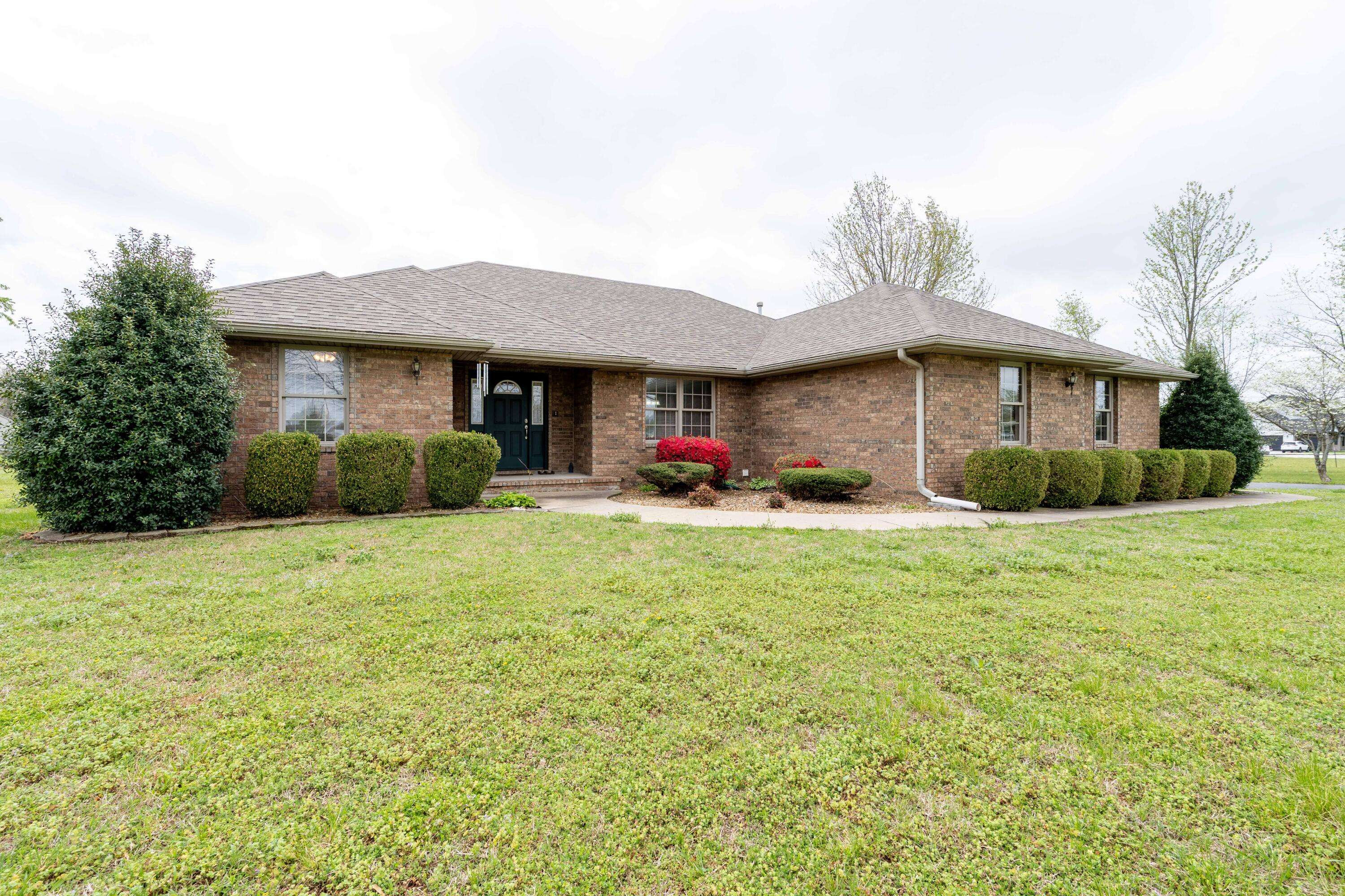 7914 W Farm Road 124, Springfield, MO 65802