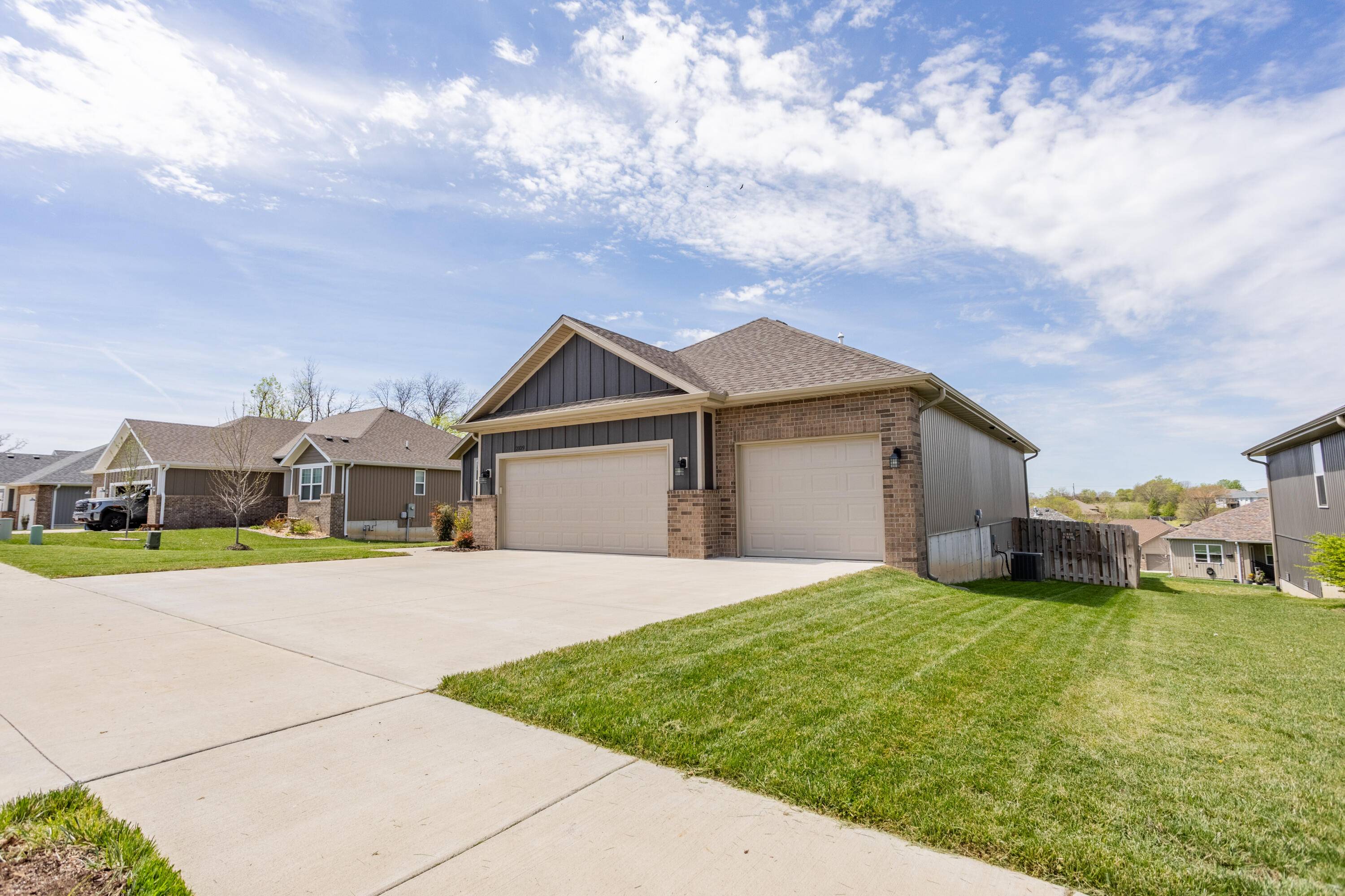 2109 Buckhorn RD, Ozark, MO 65721