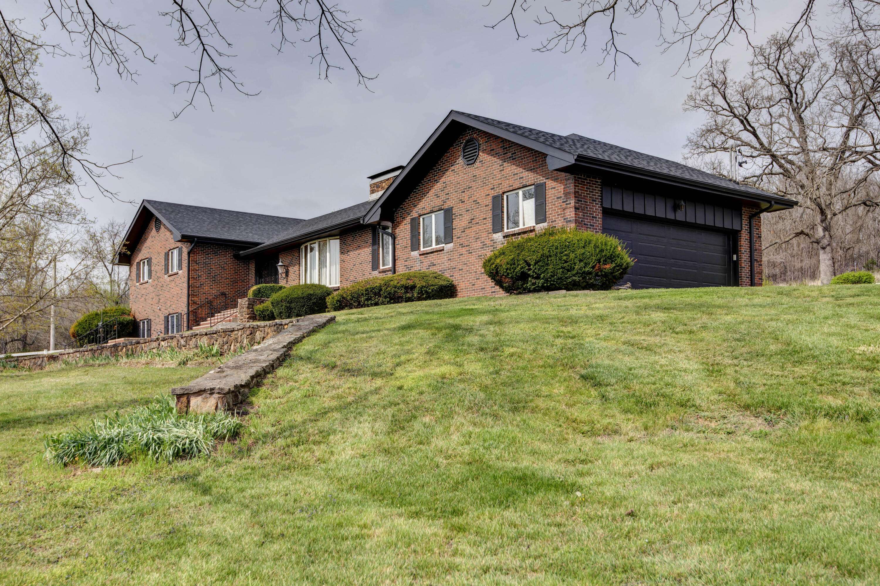 4897 N Farm Road 141, Springfield, MO 65803