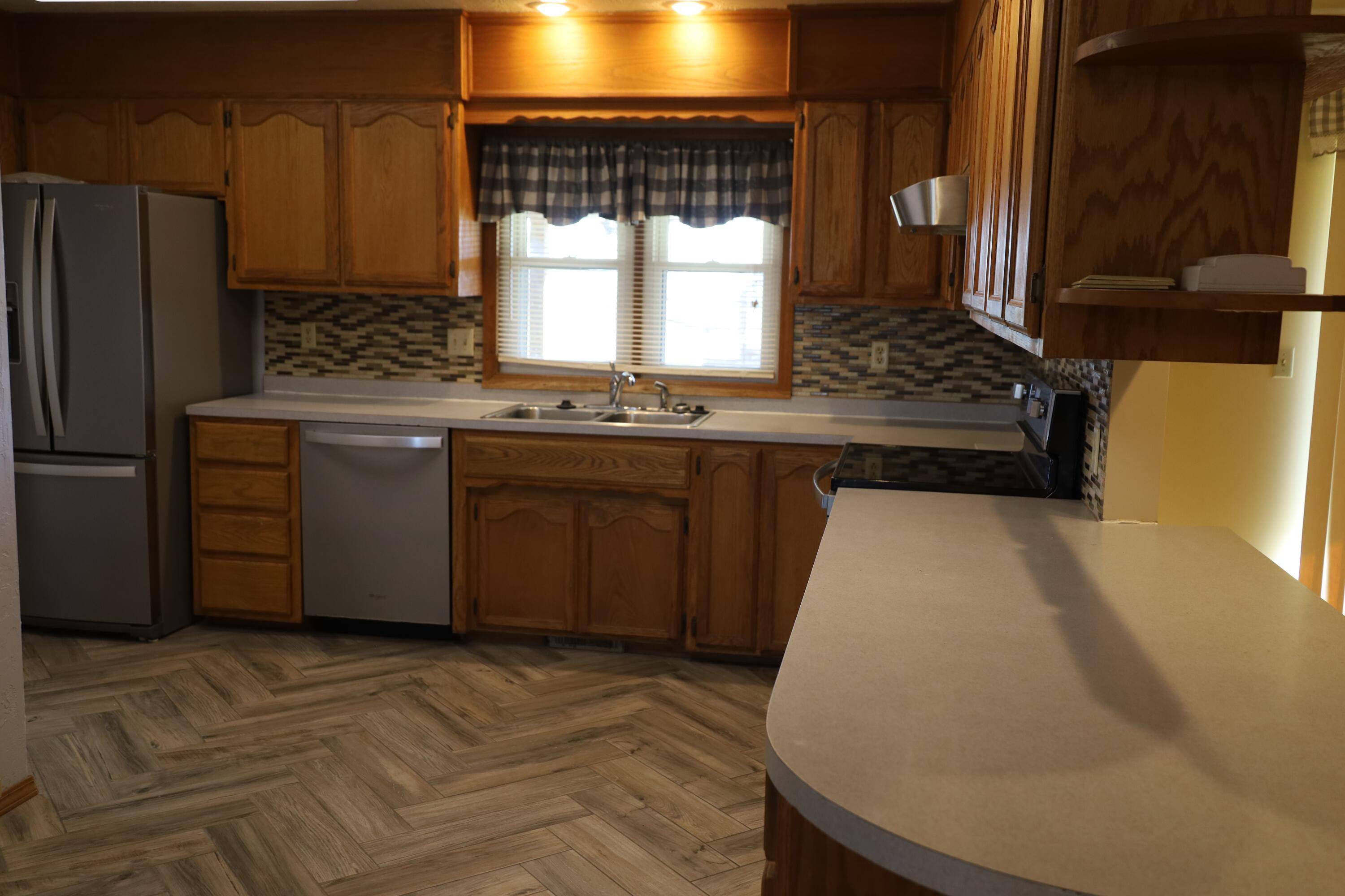 1152 Skyline RD, Seymour, MO 65746