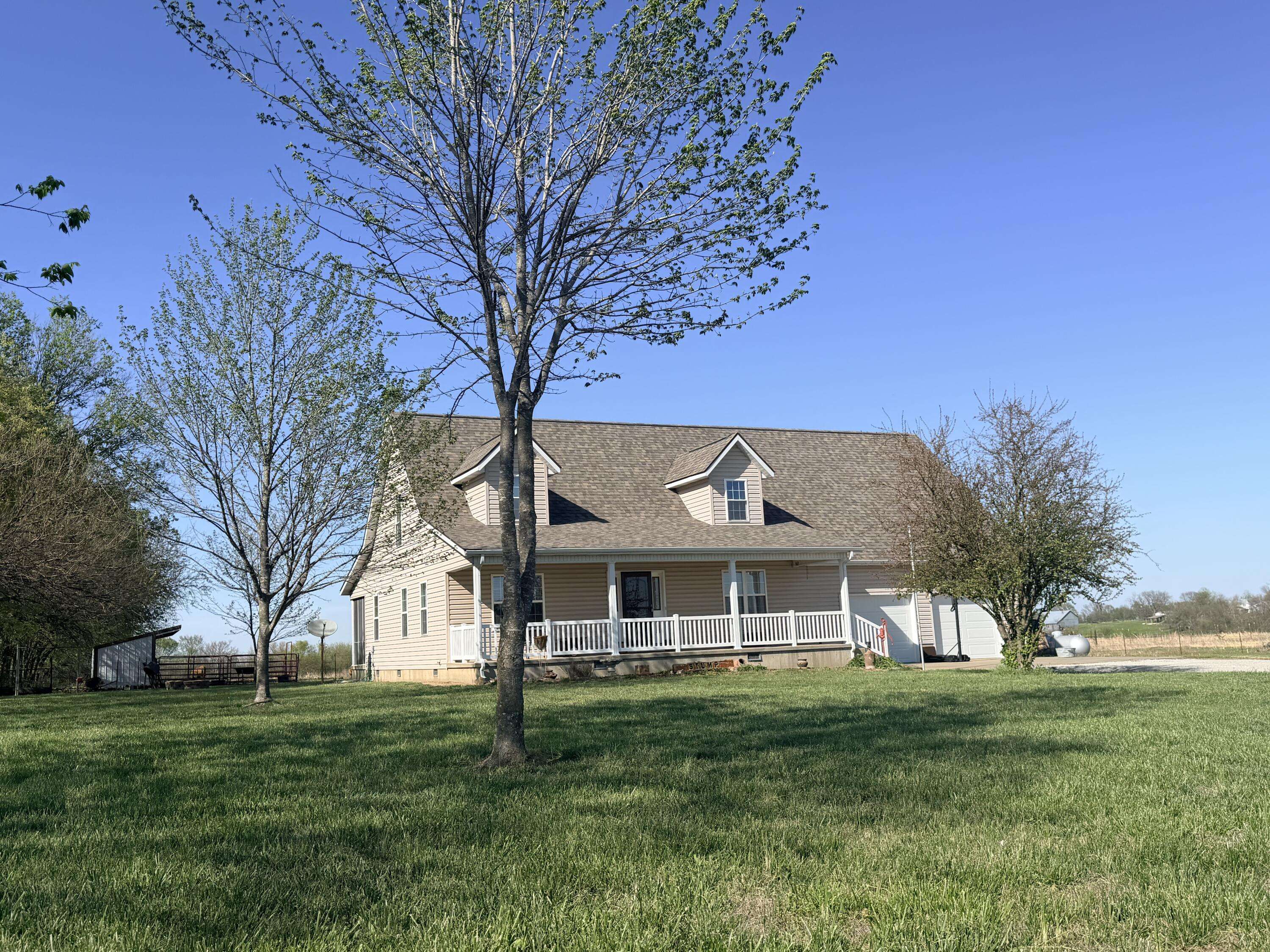 2481 Thorn RD, Golden City, MO 64748