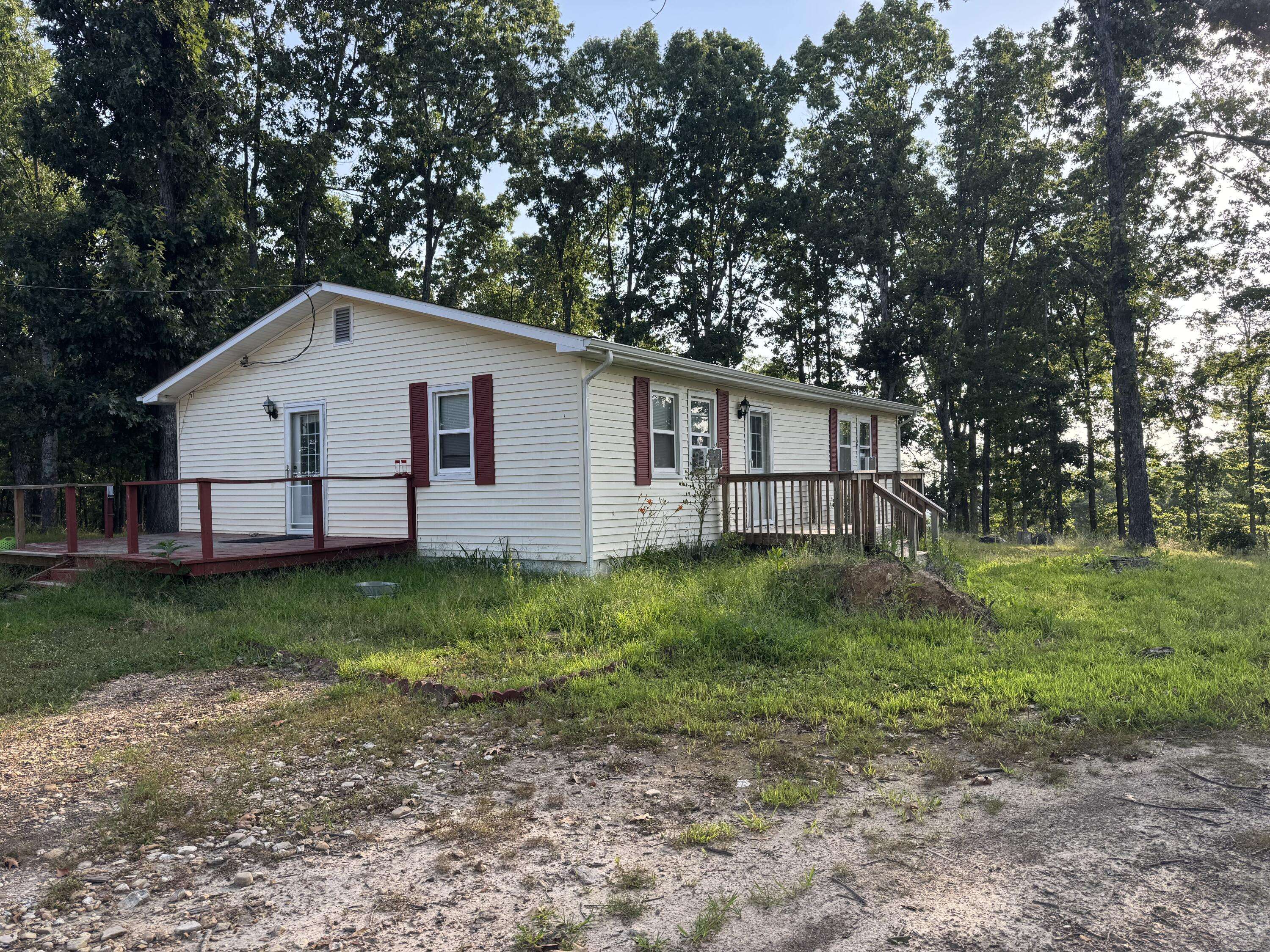 19301 State Highway N, Squires, MO 65755