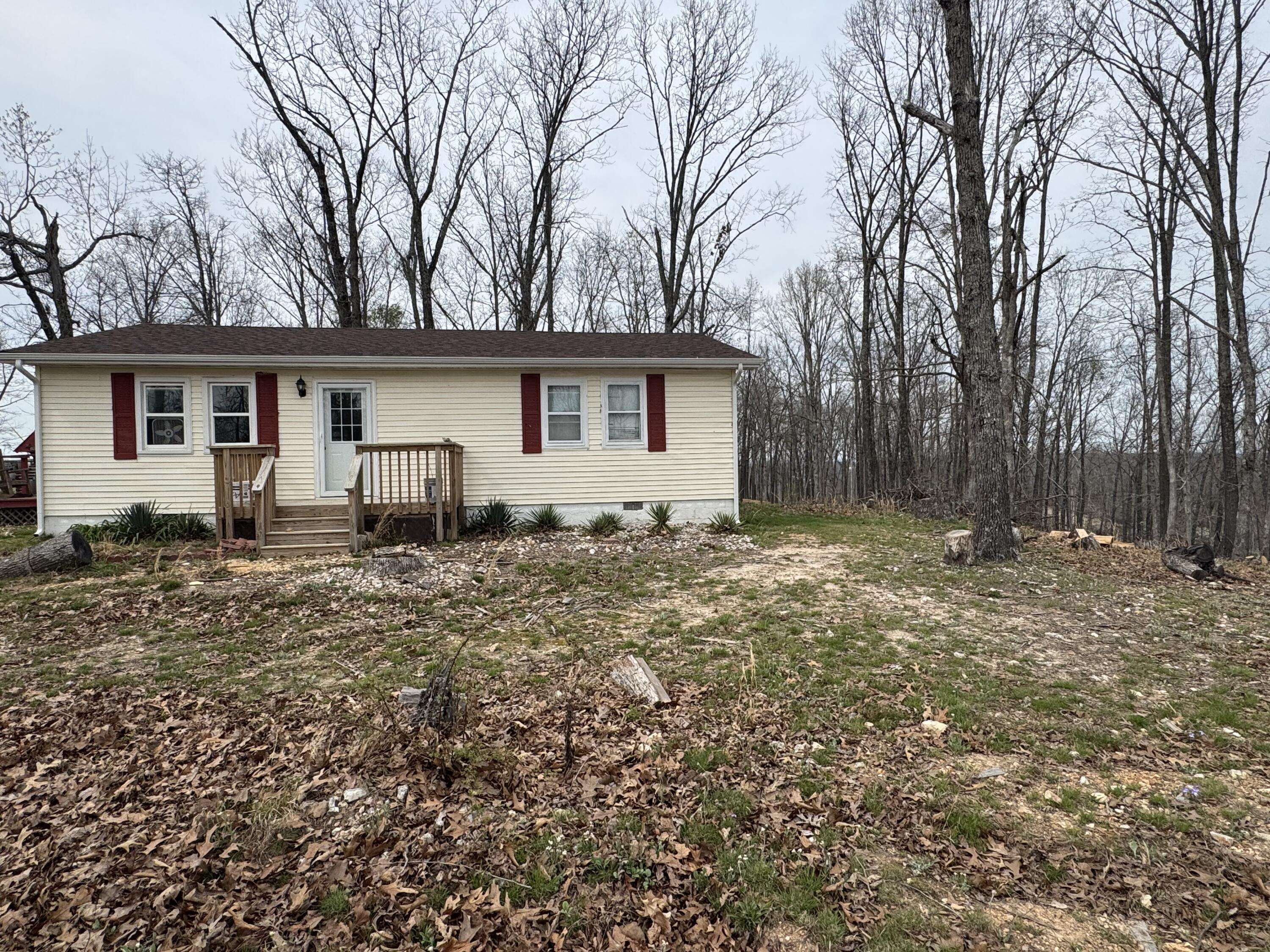 19301 State Highway N, Squires, MO 65755