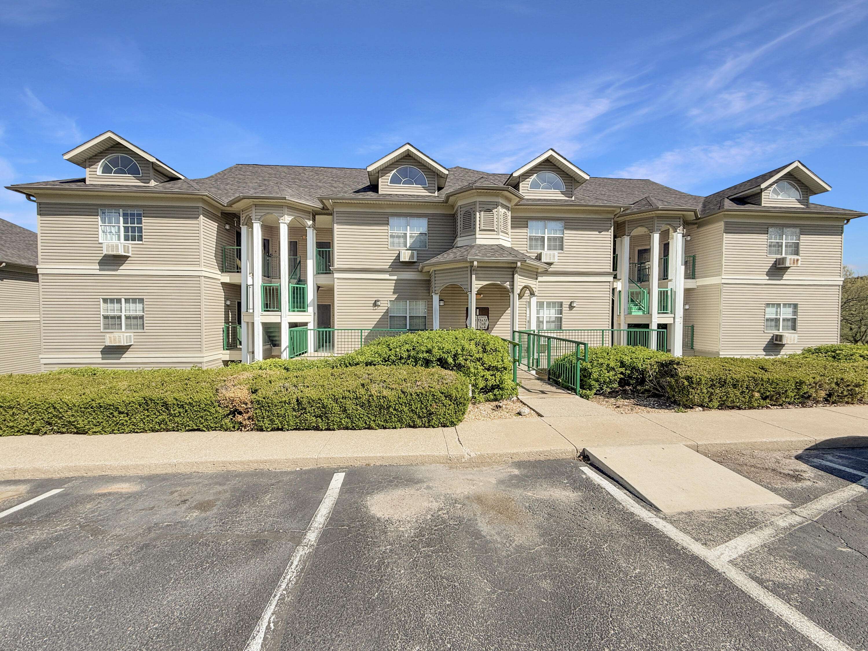 815 Holiday Ridge 1-9, Branson, MO 65616