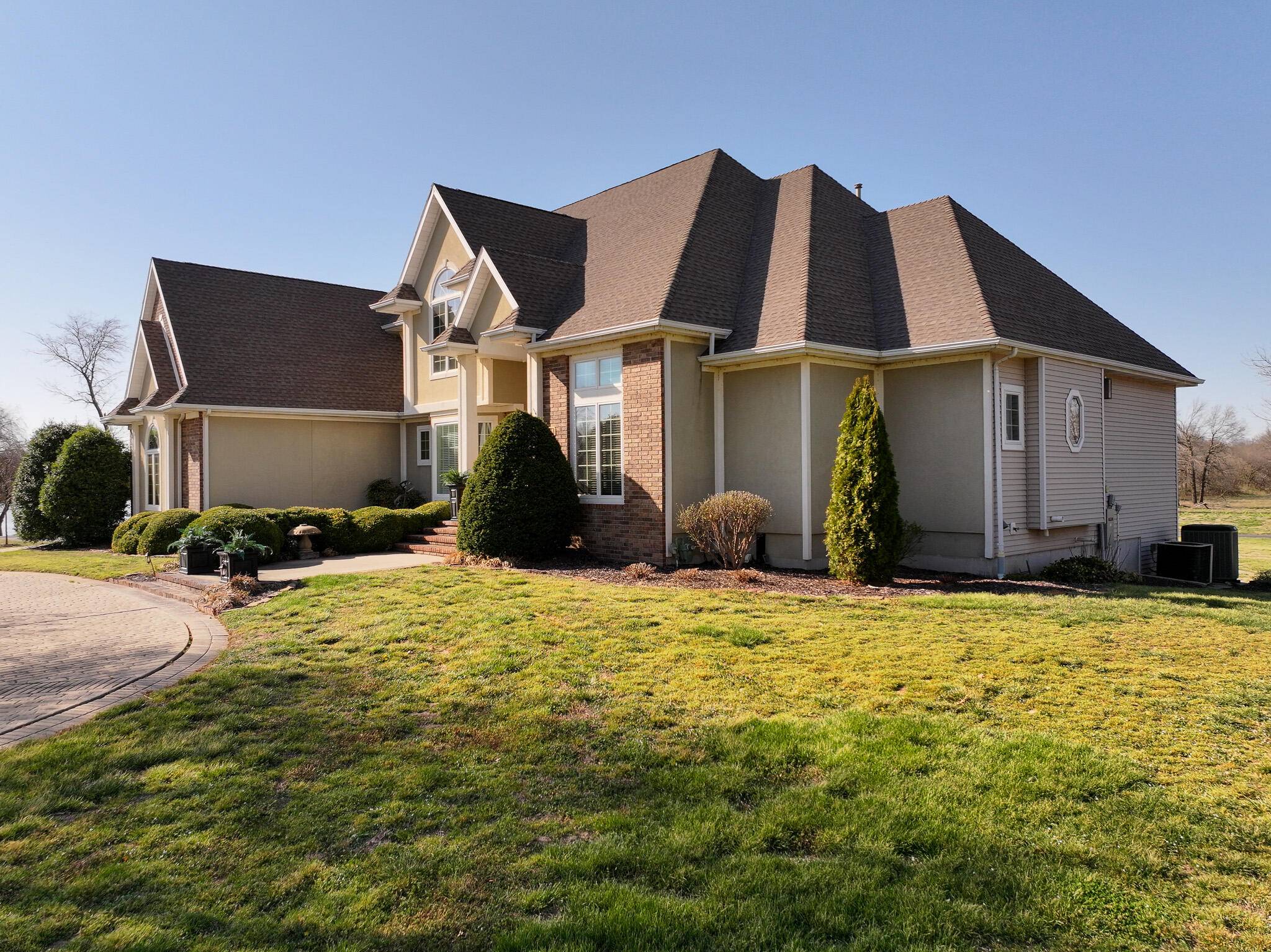 304 Reavley DR, Lamar, MO 64759